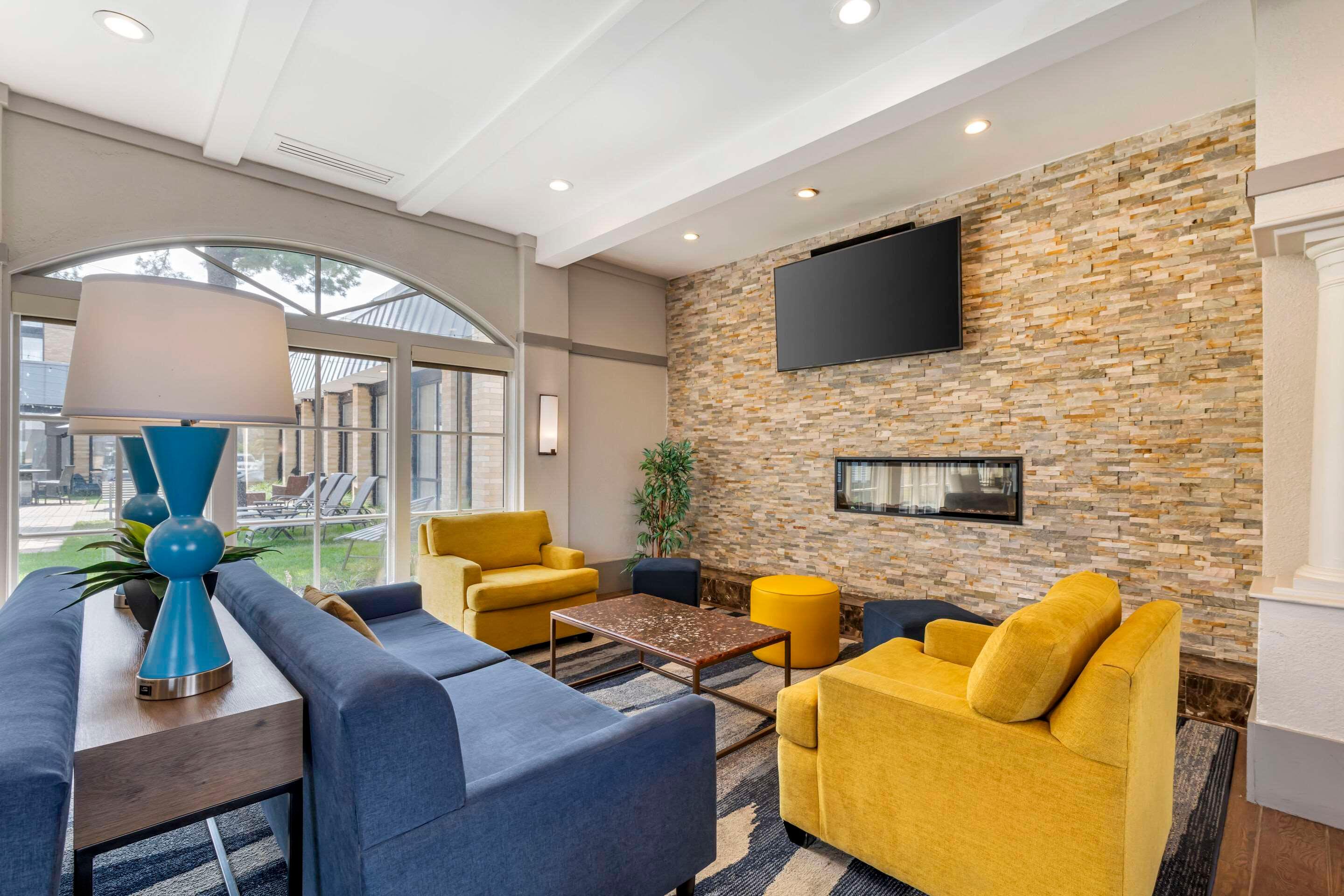 Vista Lobby MainStay Suites MSP Airport - Mall of America