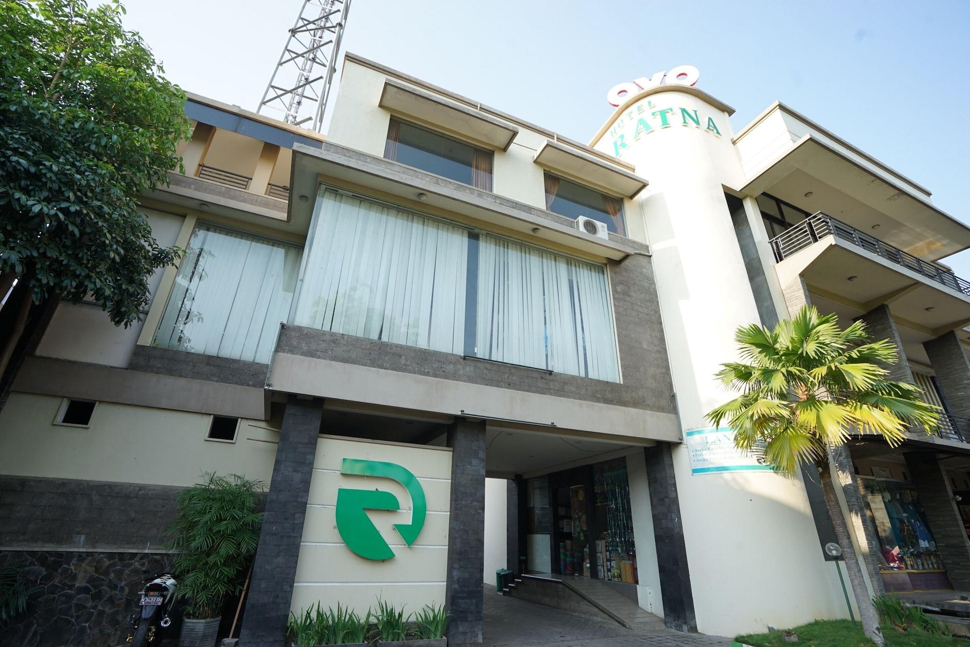 Vista Exterior Hotel Ratna Syariah