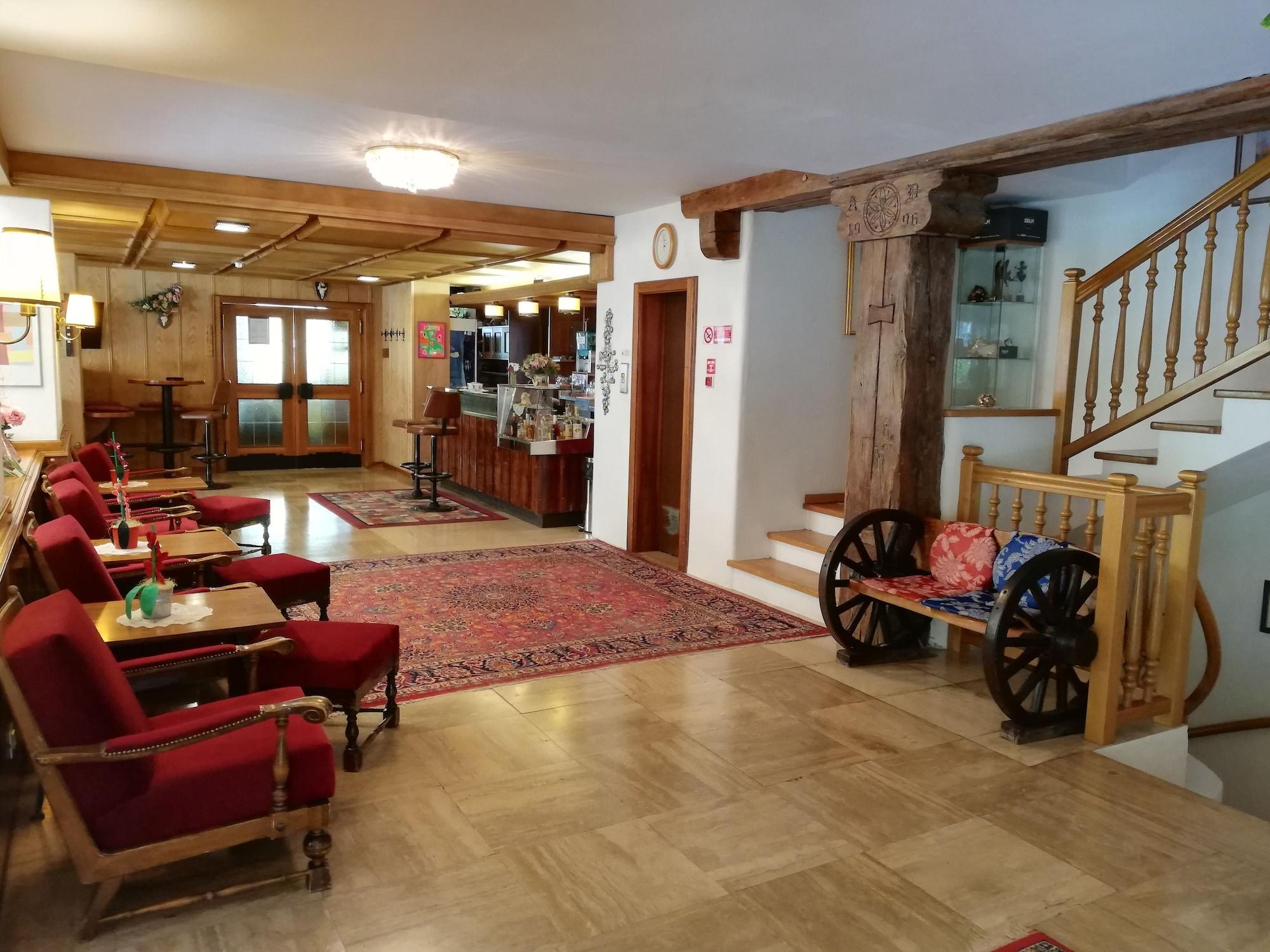 Vista Lobby Hotel Rodes