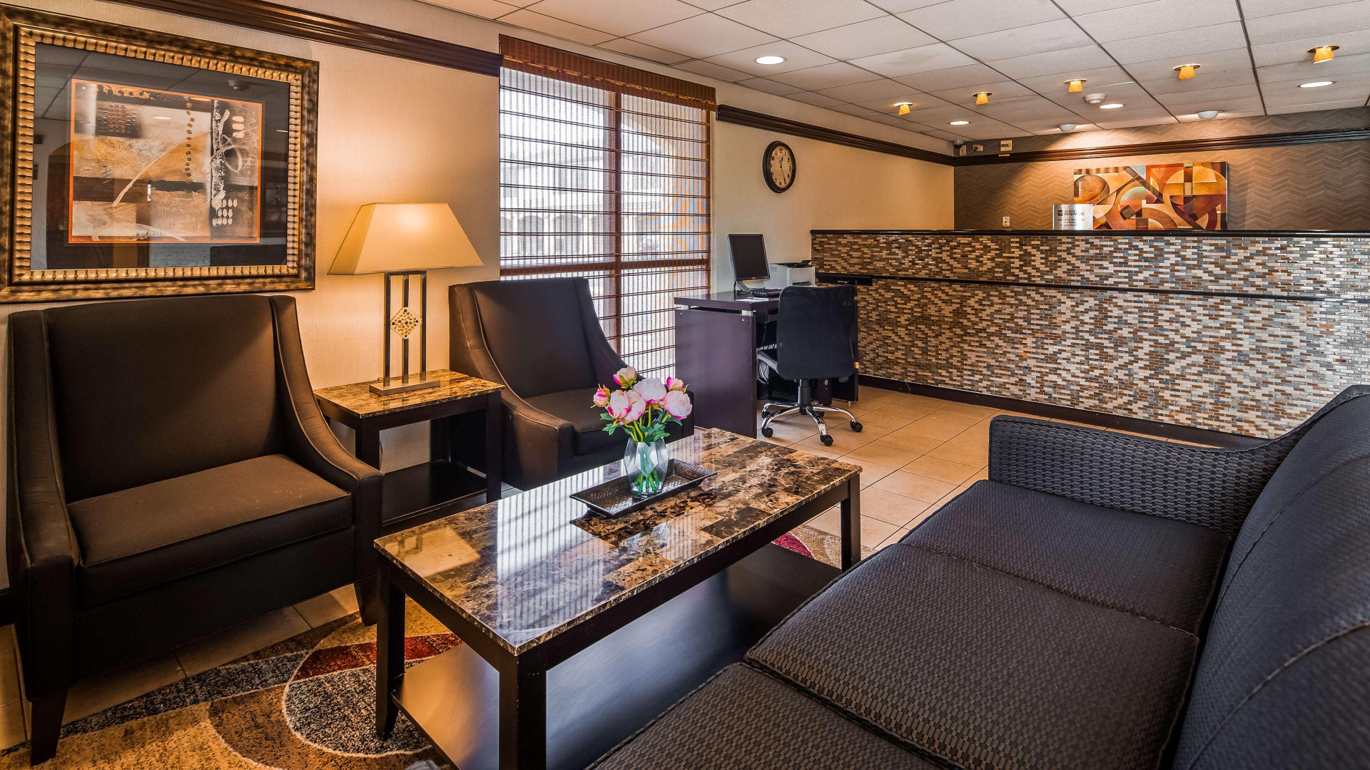 Vista Lobby SureStay Hotel by Best Western East Brunswick