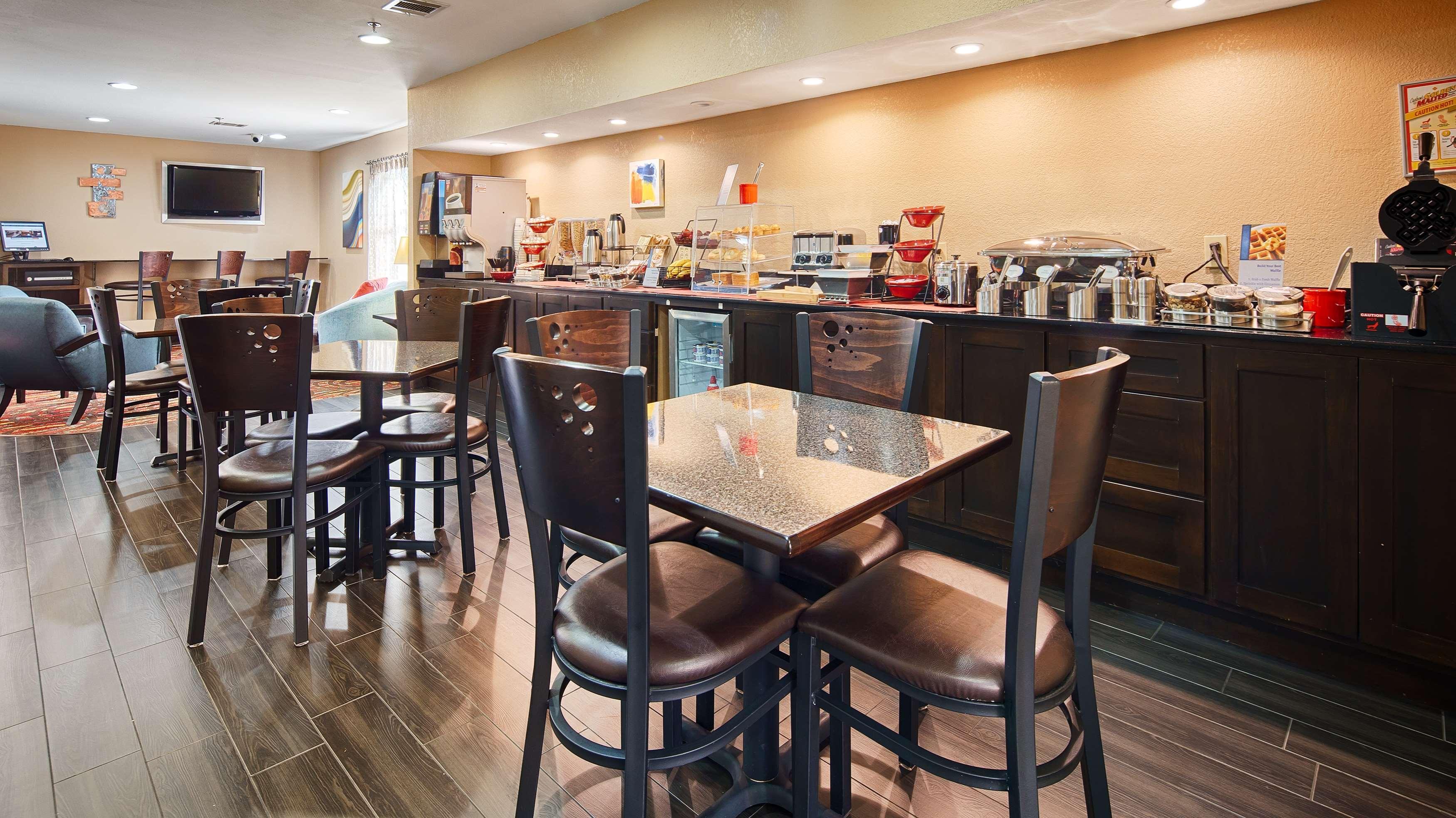 Restaurant Best Western Cedar Inn