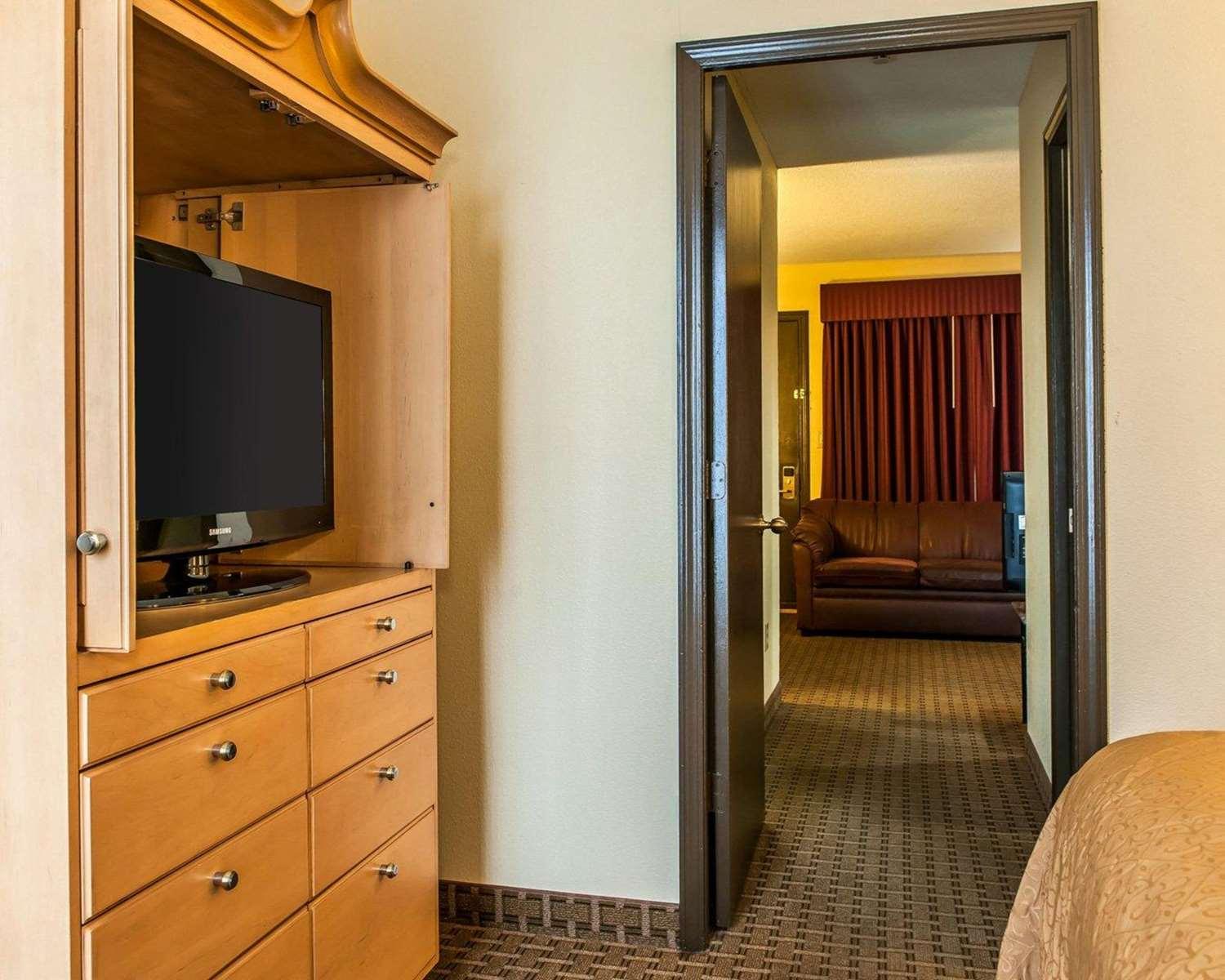 Suite Quality Inn & Suites Shelbyville I-74