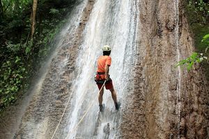 Passeio - Rapel na cachoeira Água Fria