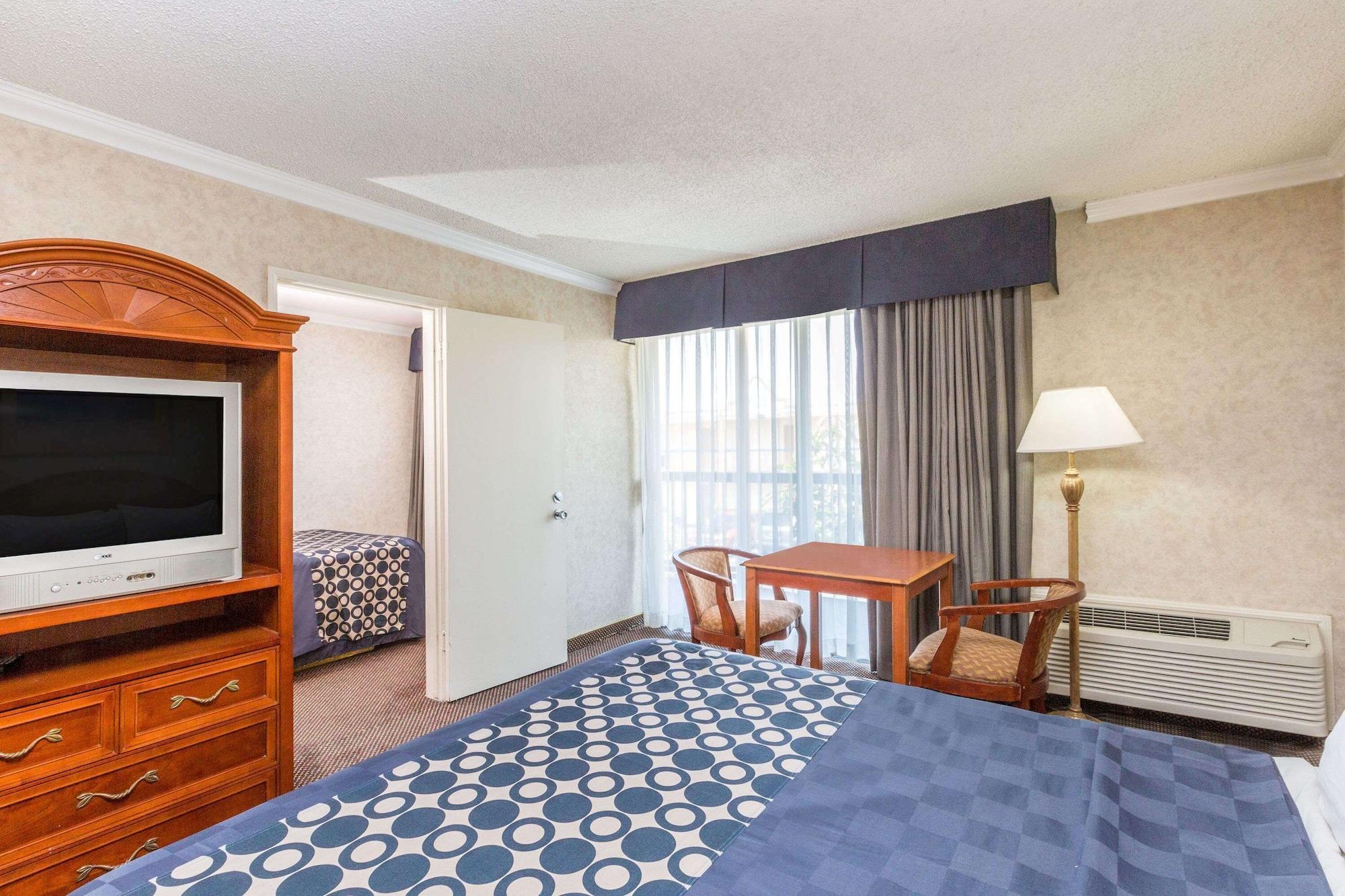 Habitación Days Inn by Wyndham Los Angeles Stadium Area/LAX