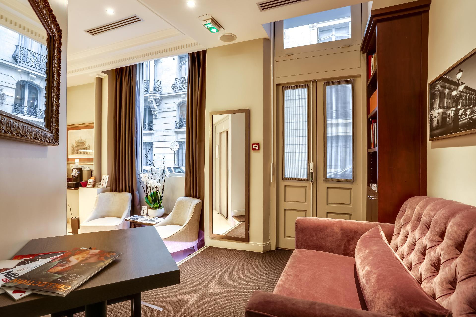 Vista Lobby Le 12 Hotel