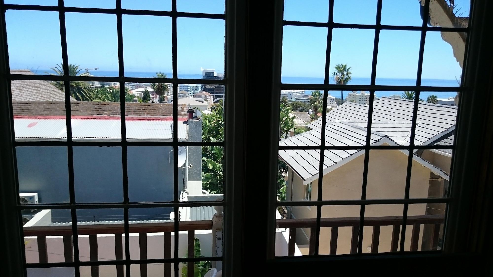 Playa Ashby Manor Guest House