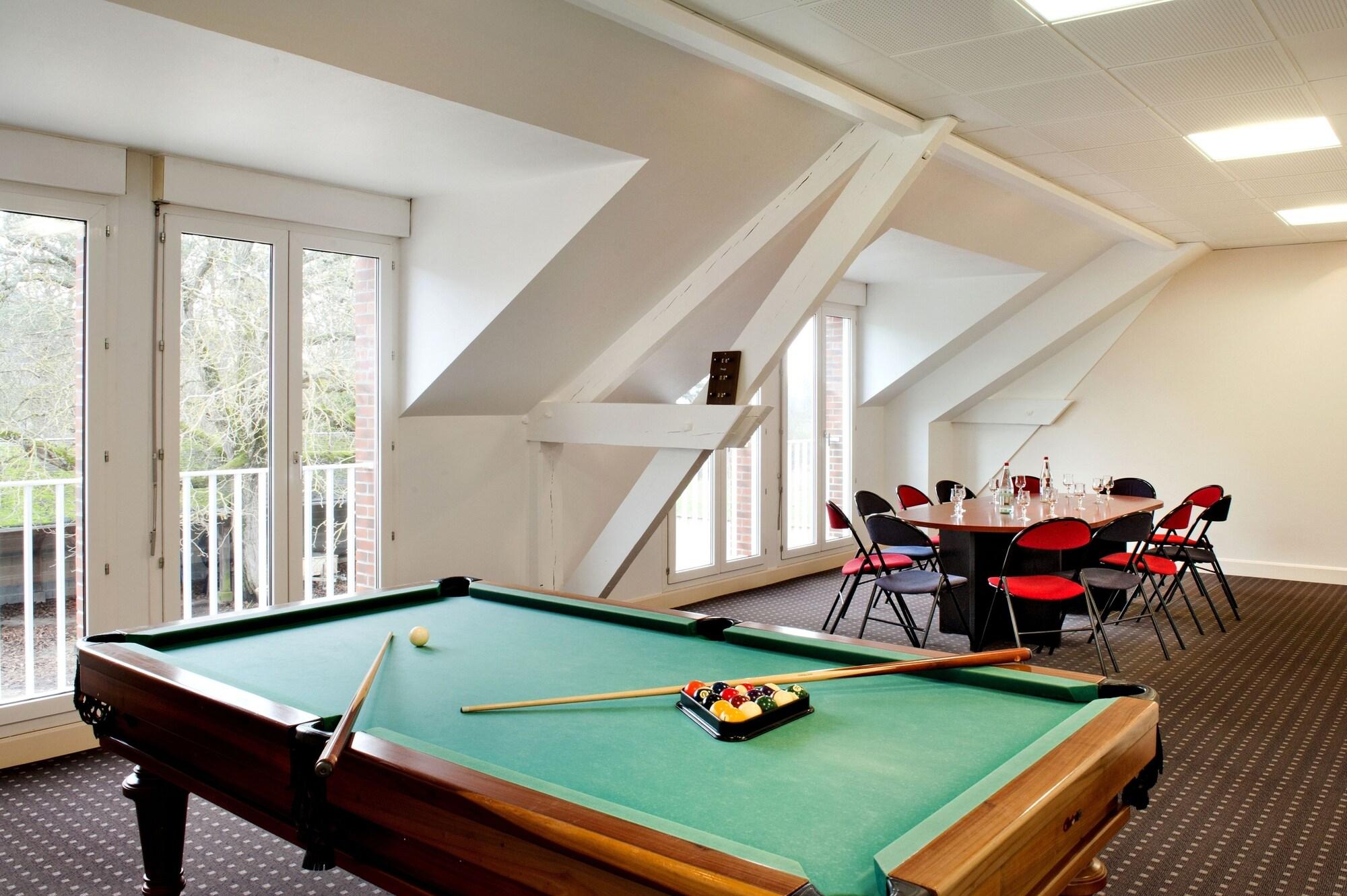 Instalaciones Recreativas Logis Hôtel du Labrador