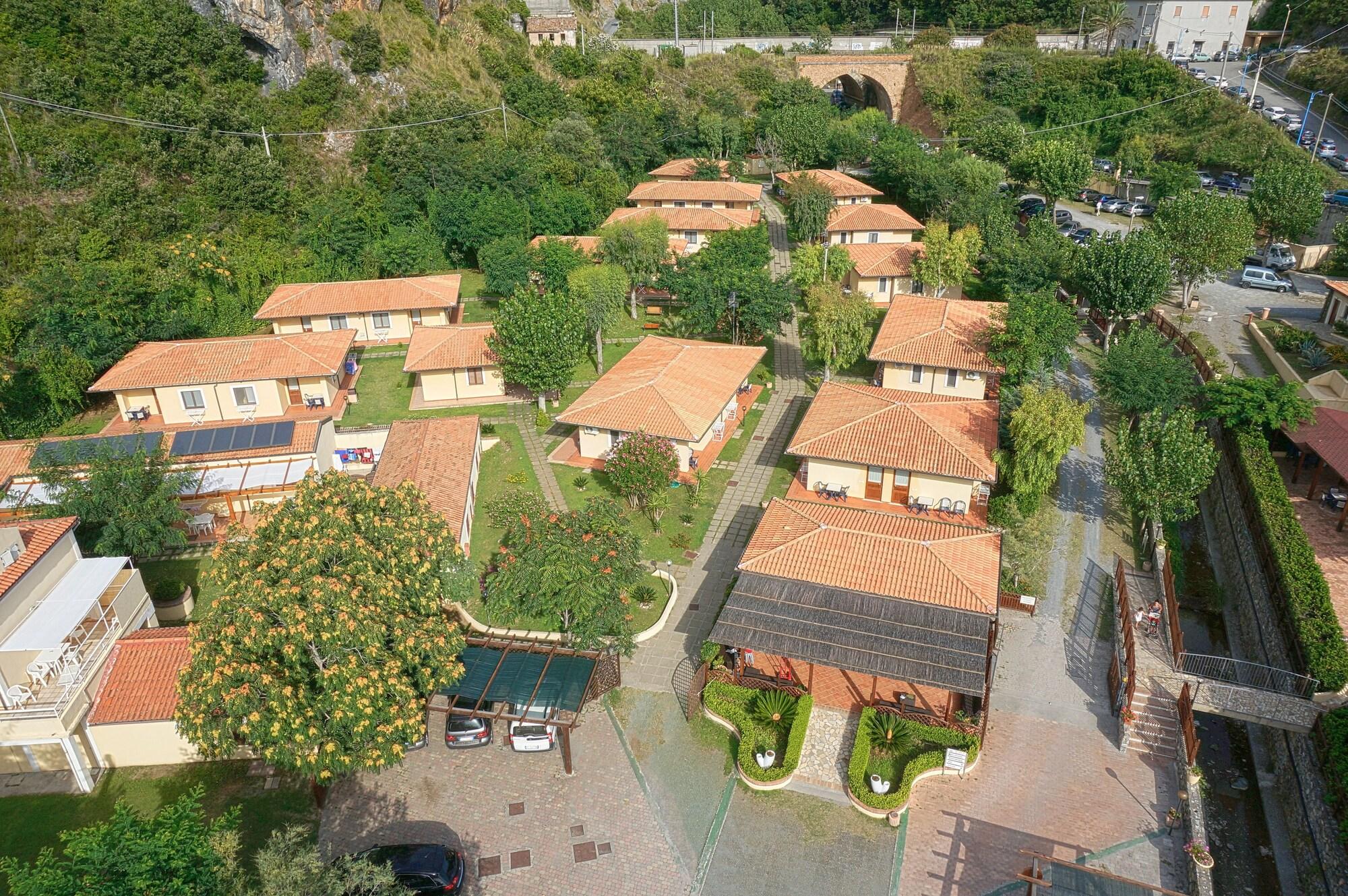 Vista Exterior Arcomagno Hotel Village Club