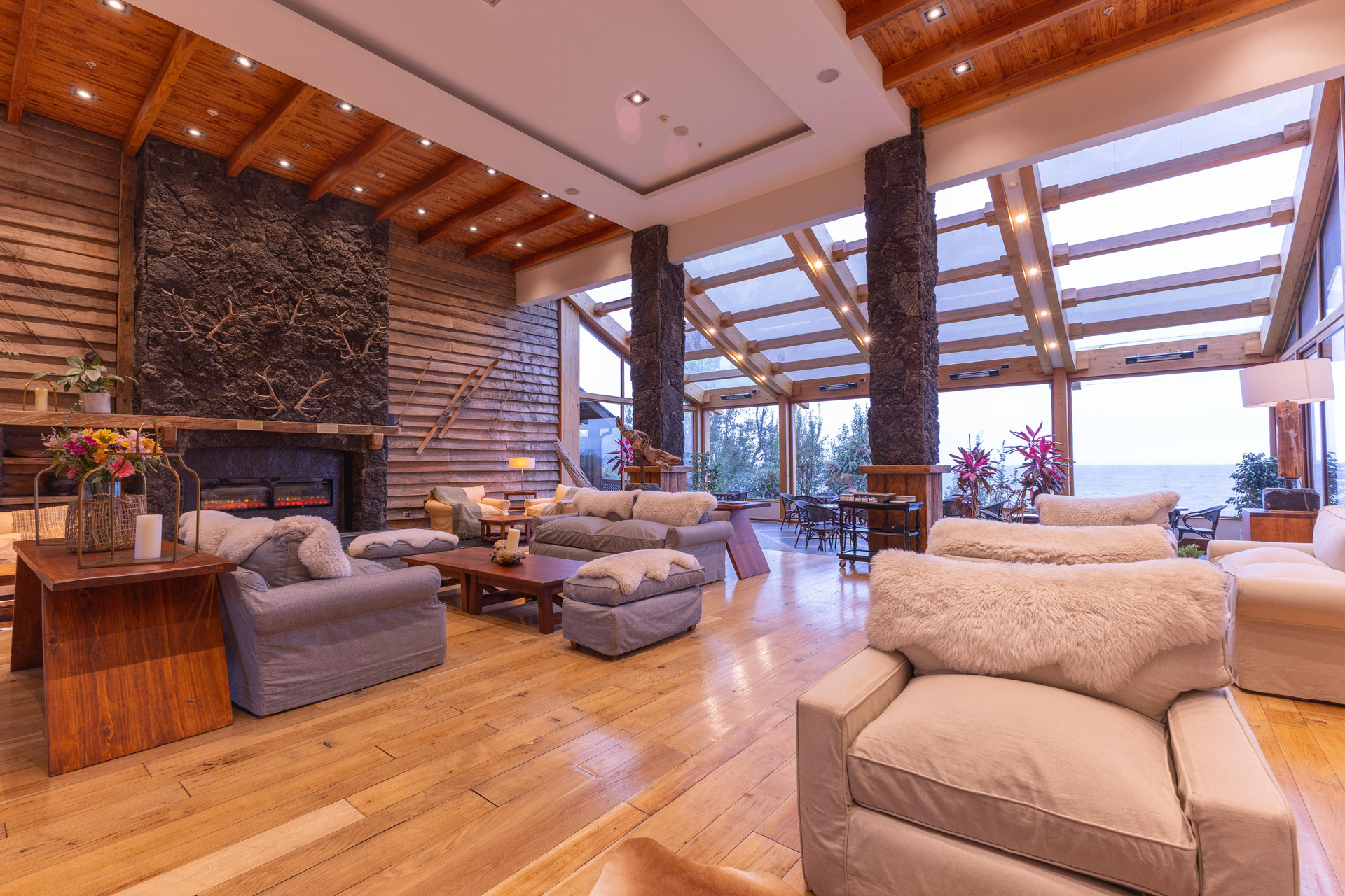 Vista Lobby Wyndham Puerto Varas Pettra