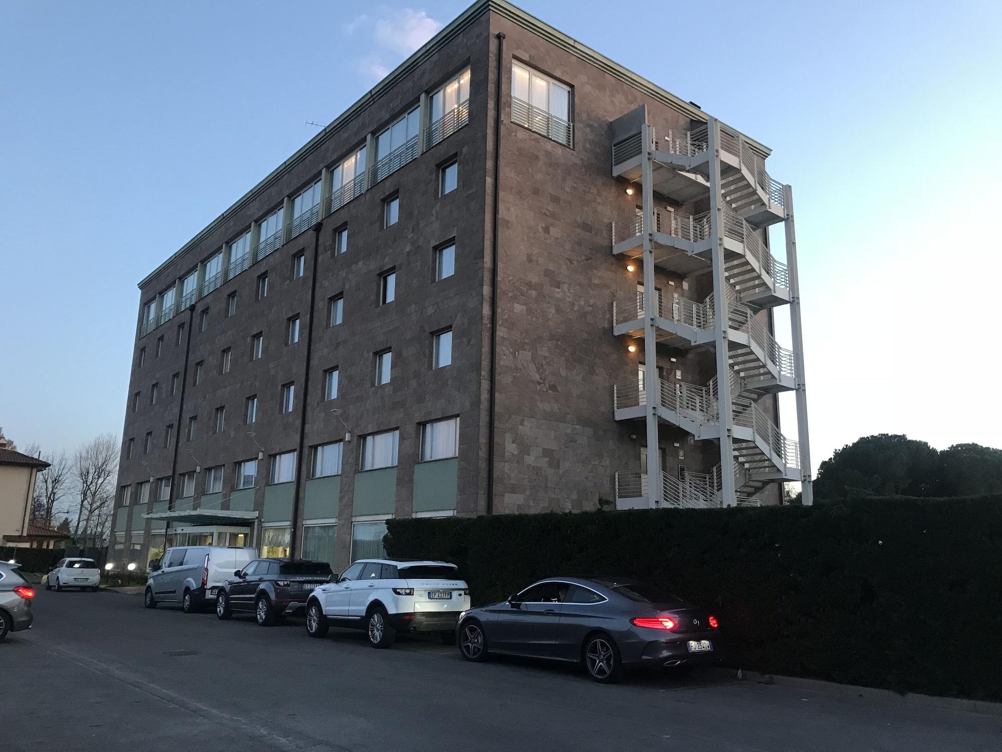 Vista Exterior Hotel Datini