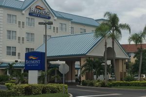 Alojamiento - Baymont Inn & Suites by Wyndham Fort Myers I-75