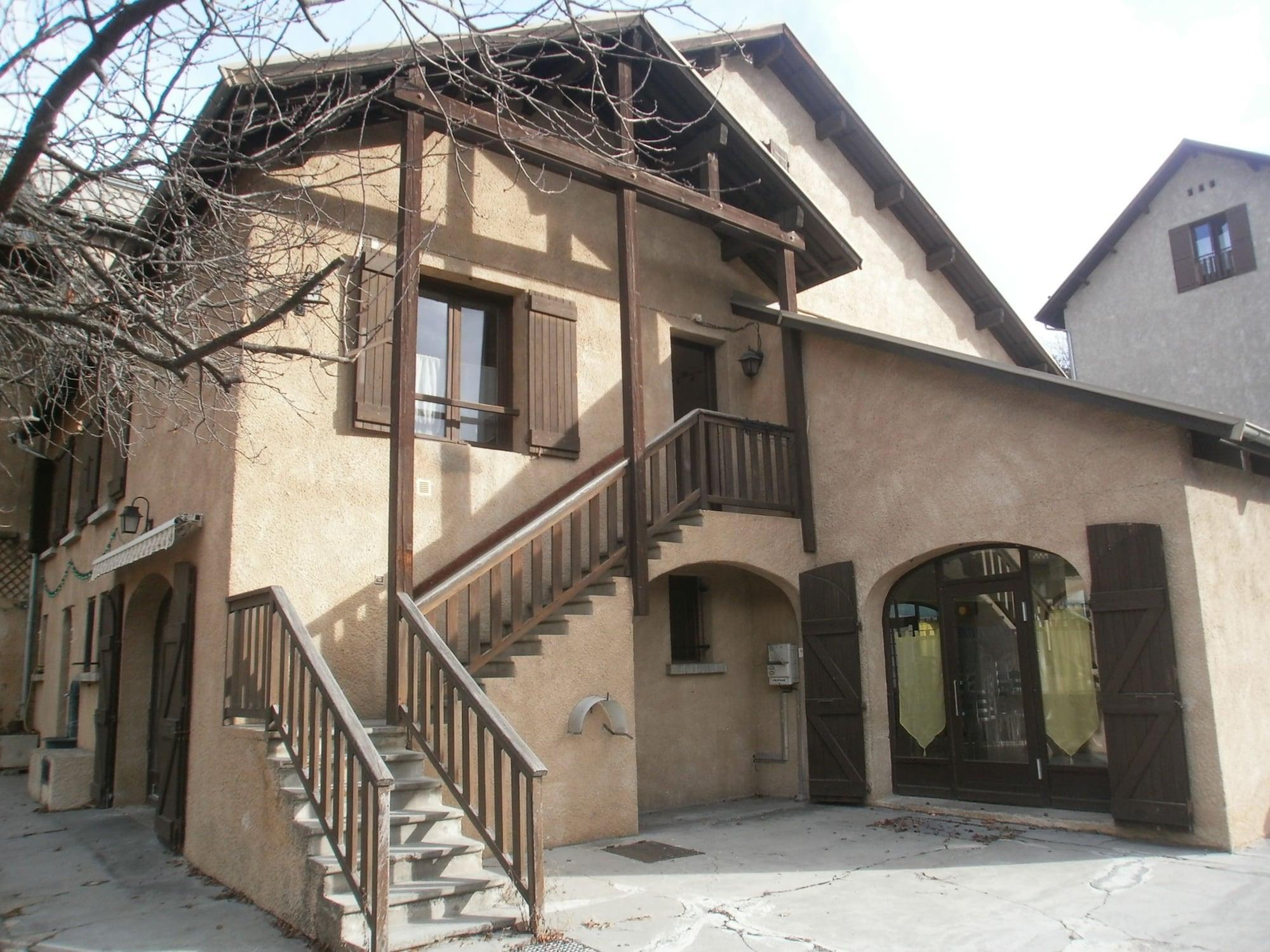 Vista Exterior CapVerb