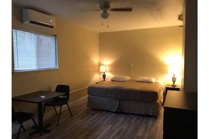 Alquiler Vacacional - Private Suite # 14, five minutes walk to beach.