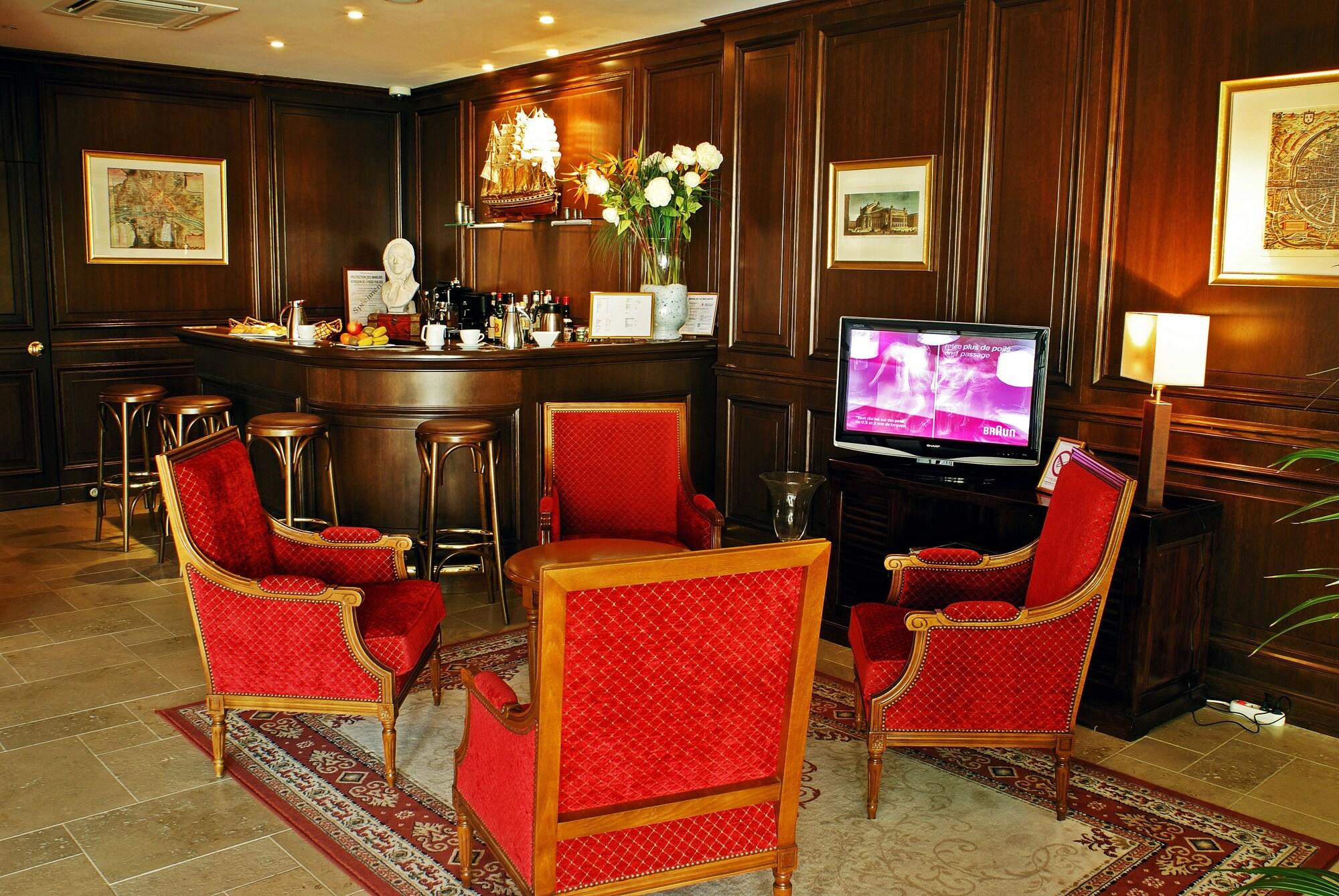 Bar/Salón Amiral Hôtel