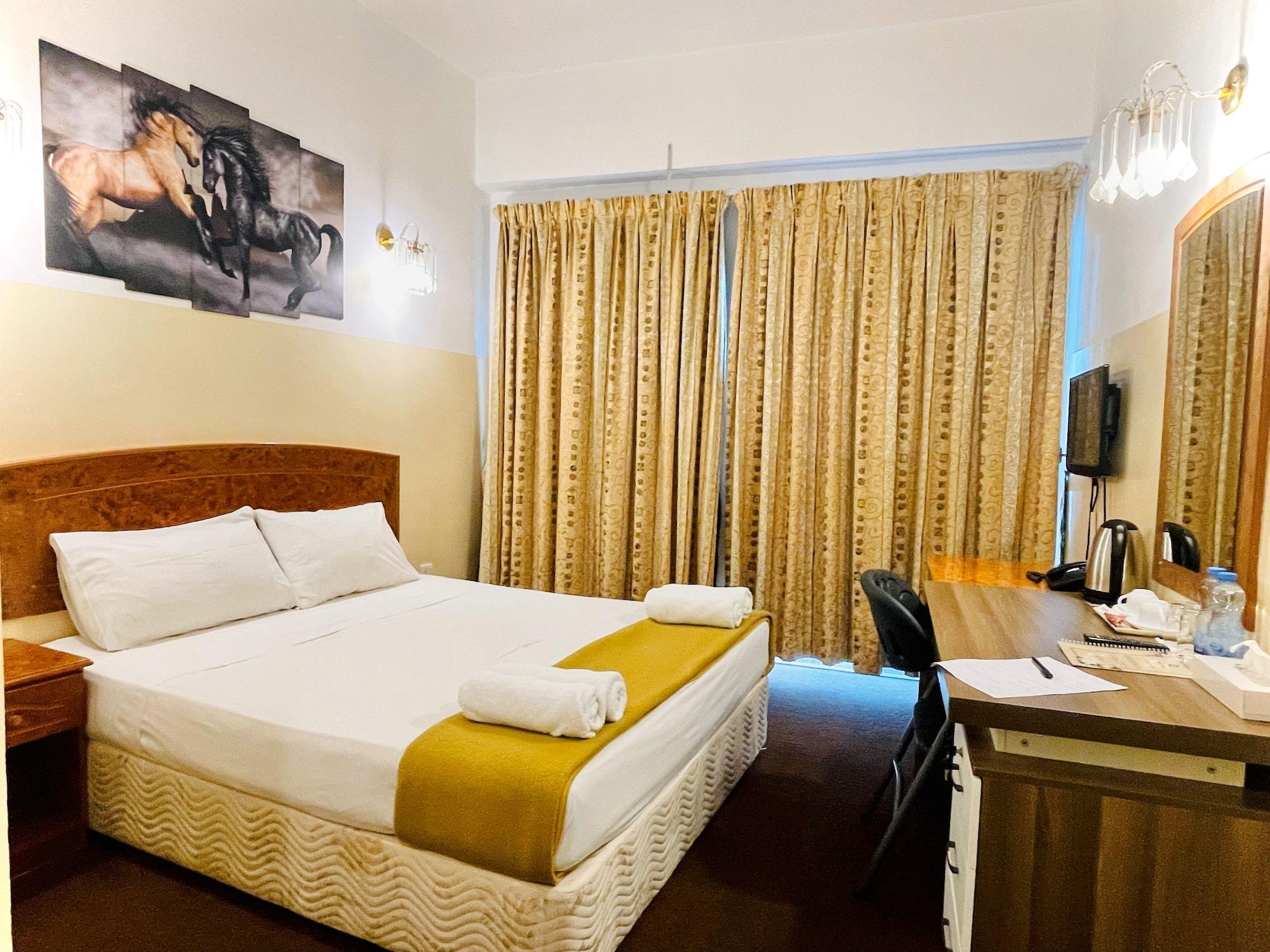 Set de Habitación Queen's Hotel