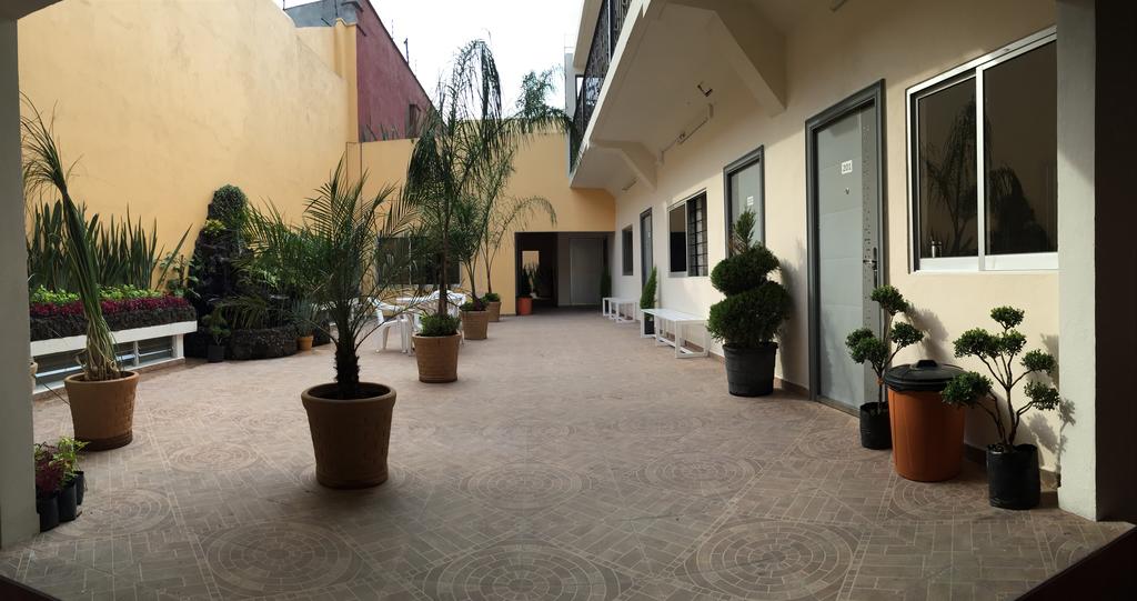 Vista Exterior Hostal Oasis