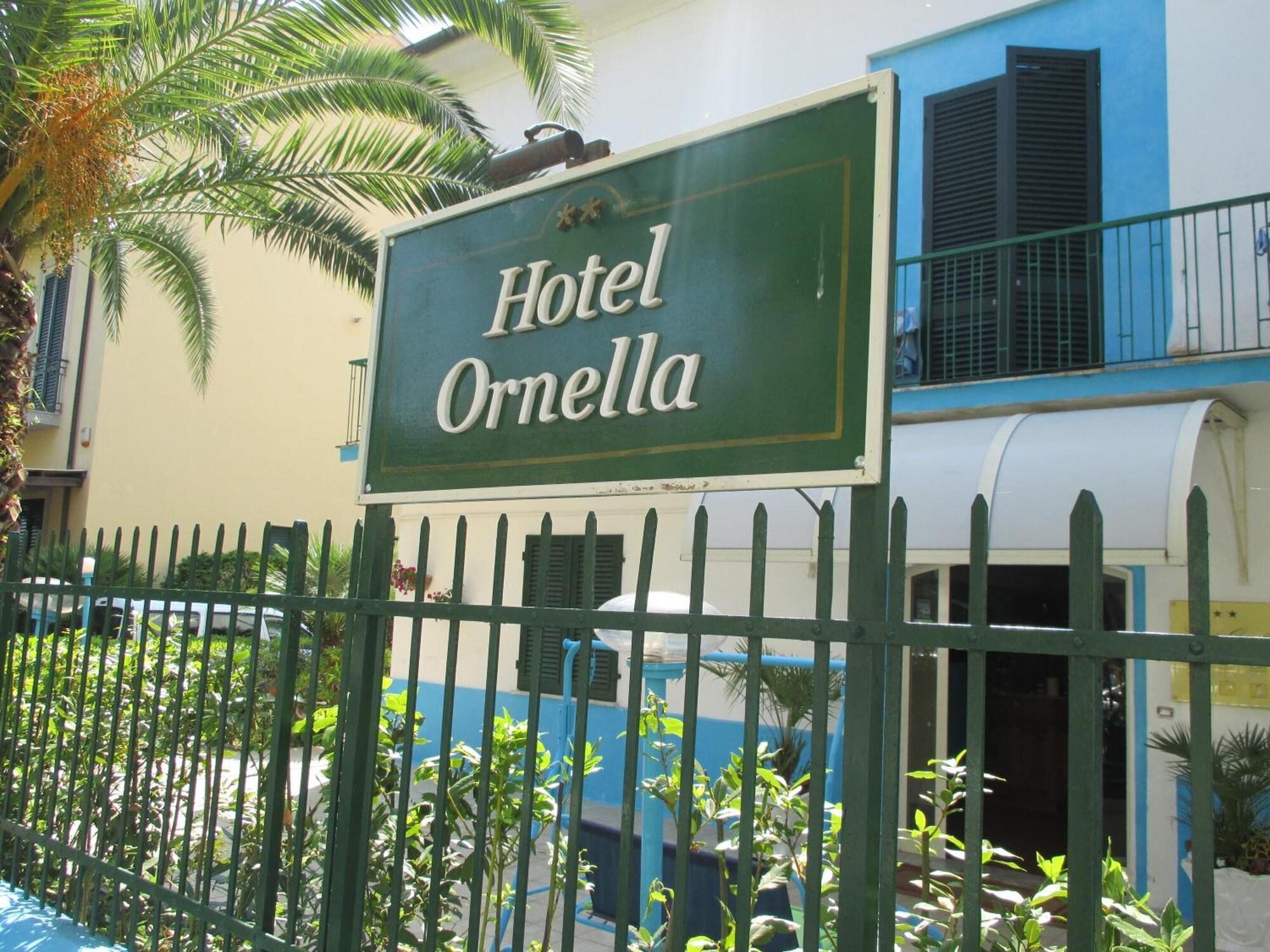 Vista Exterior Hotel Ornella