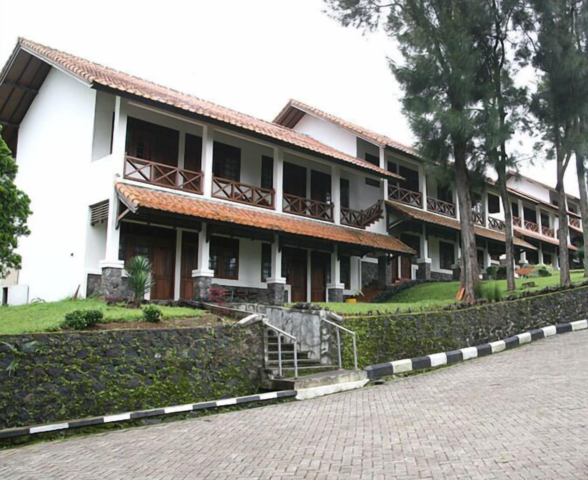 Varios Berlian Resort