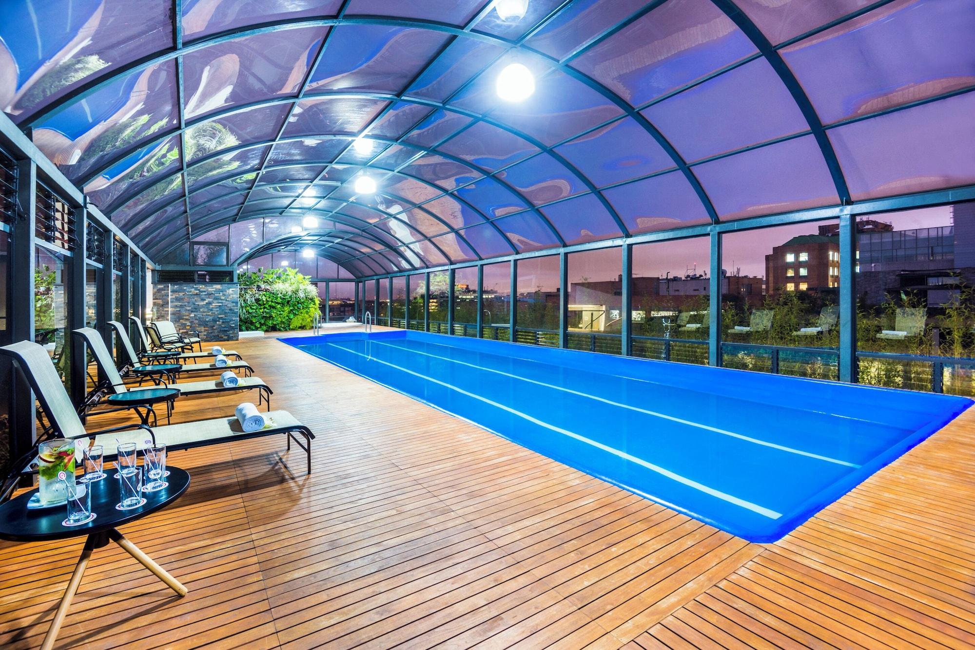 Vista Piscina Doubletree By Hilton Bogota Calle 100,Co