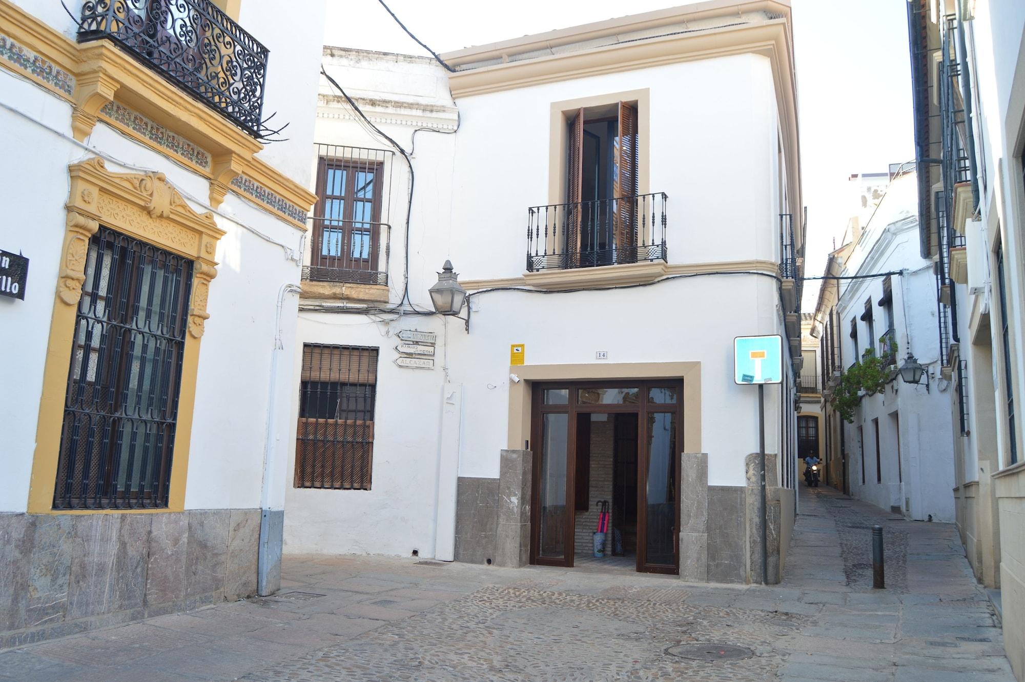 Vista Exterior apartamentos plazuela arco el portillo