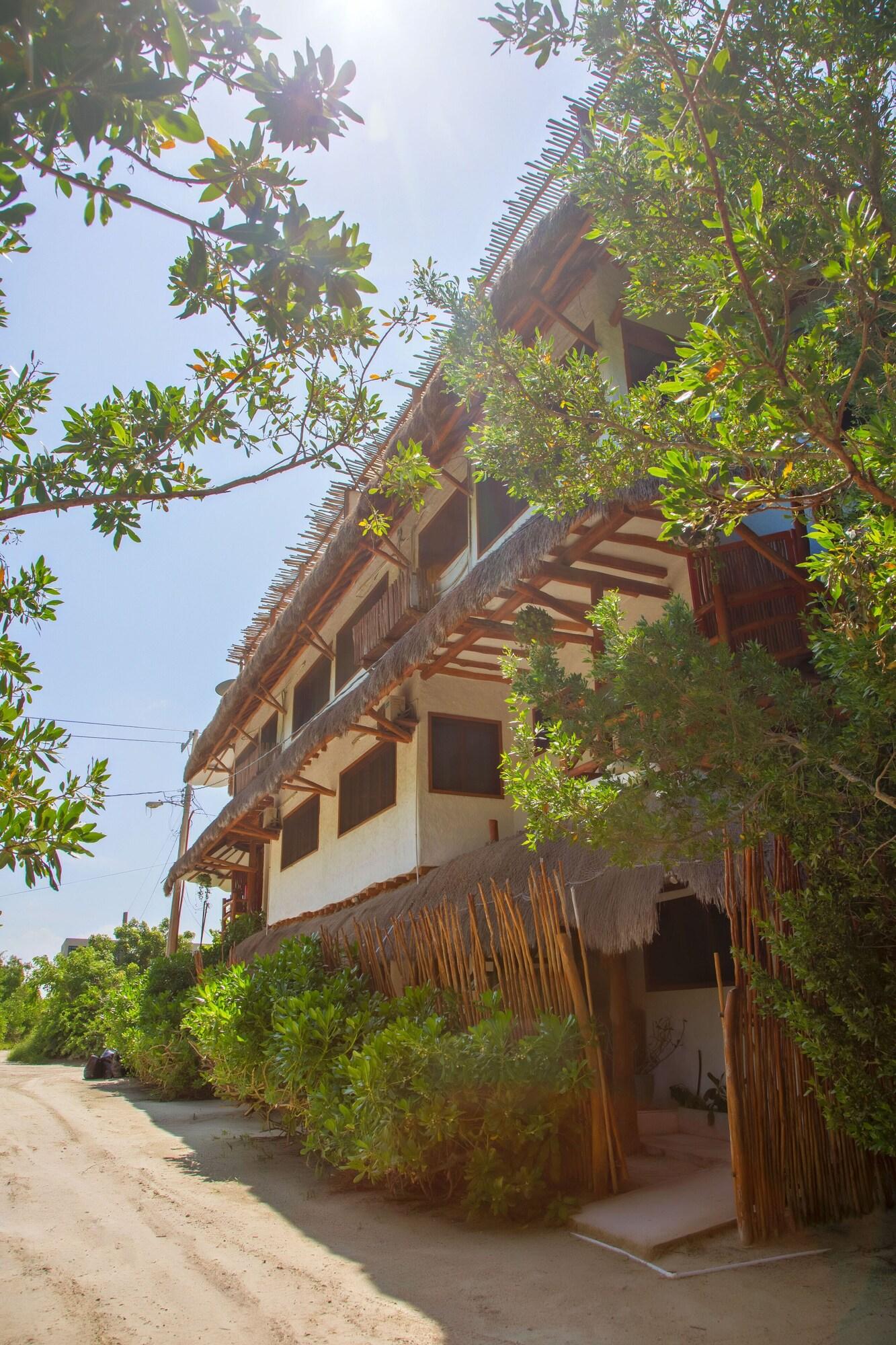 Vista Exterior Deluxe Apartments Holbox