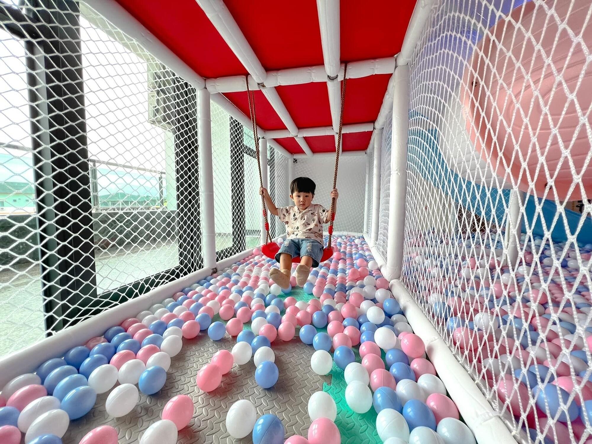 Instalaciones Recreativas Kukup Xiang Holiday Home