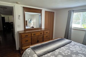 Alquiler Vacacional - Enjoy the river from this freshly renovated home with a private boat ramp.