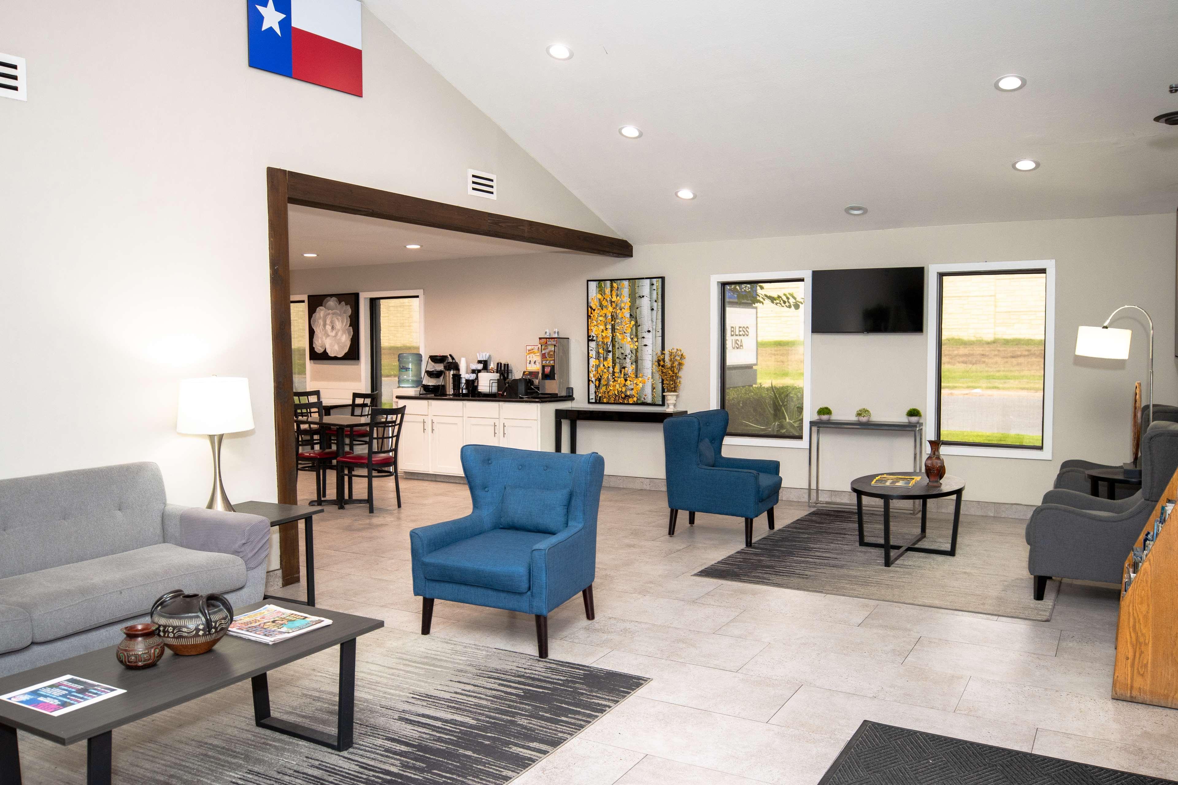 Vista Lobby Americas Best Value Inn Harlingen