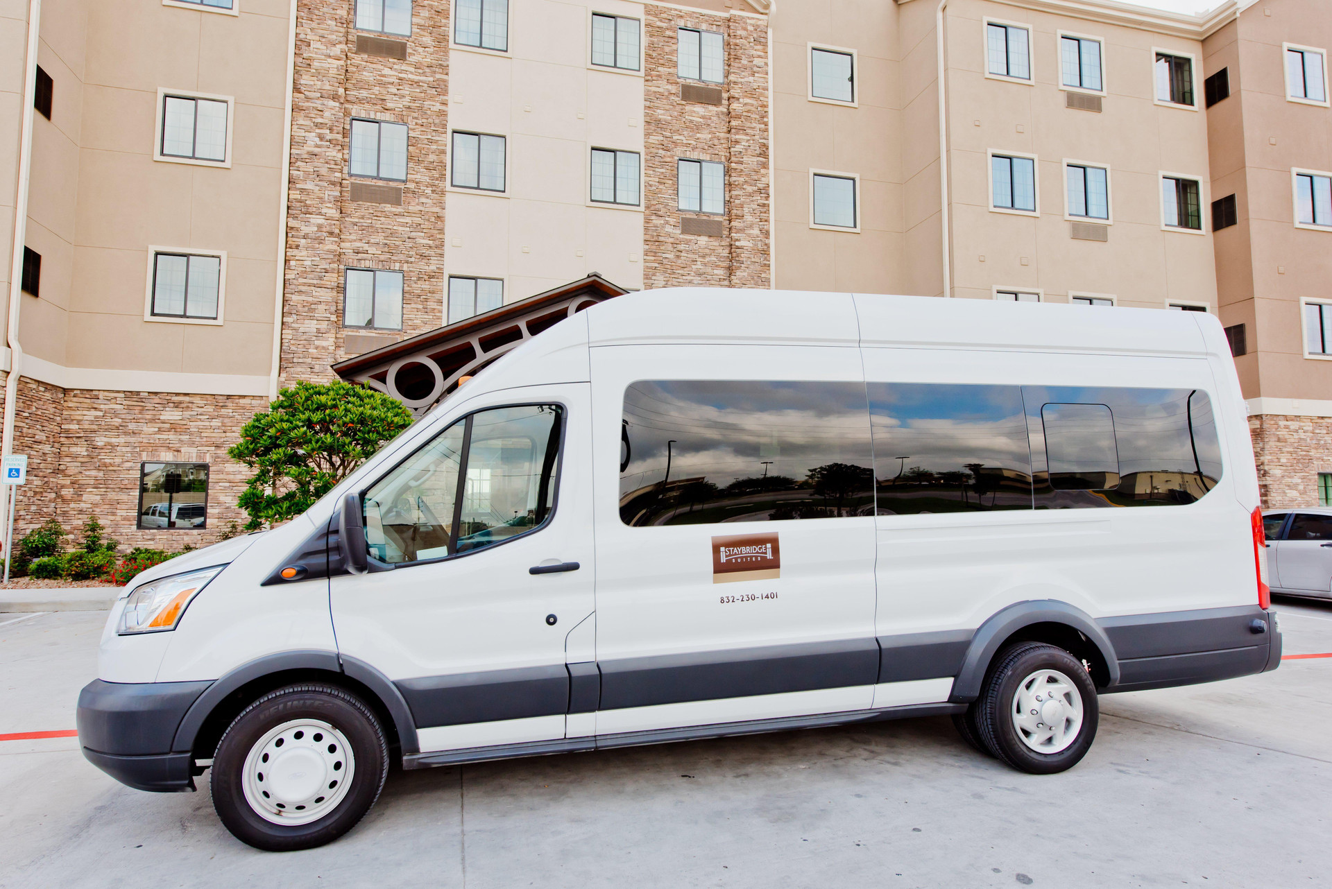 Vista Lobby Staybridge Suites Houston - Humble Beltway 8 E by IHG