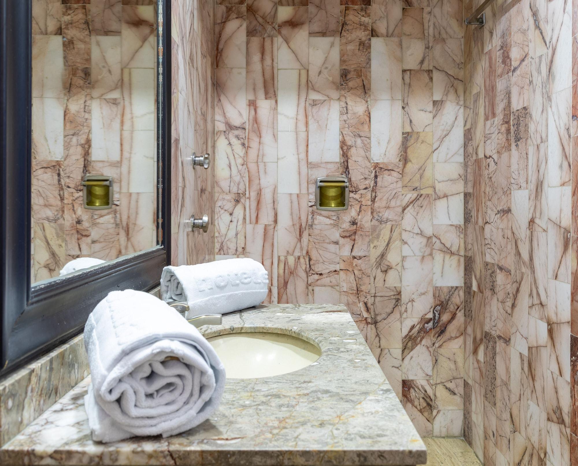 Equipamiento de Habitación Hotel Florida, Centro Histórico