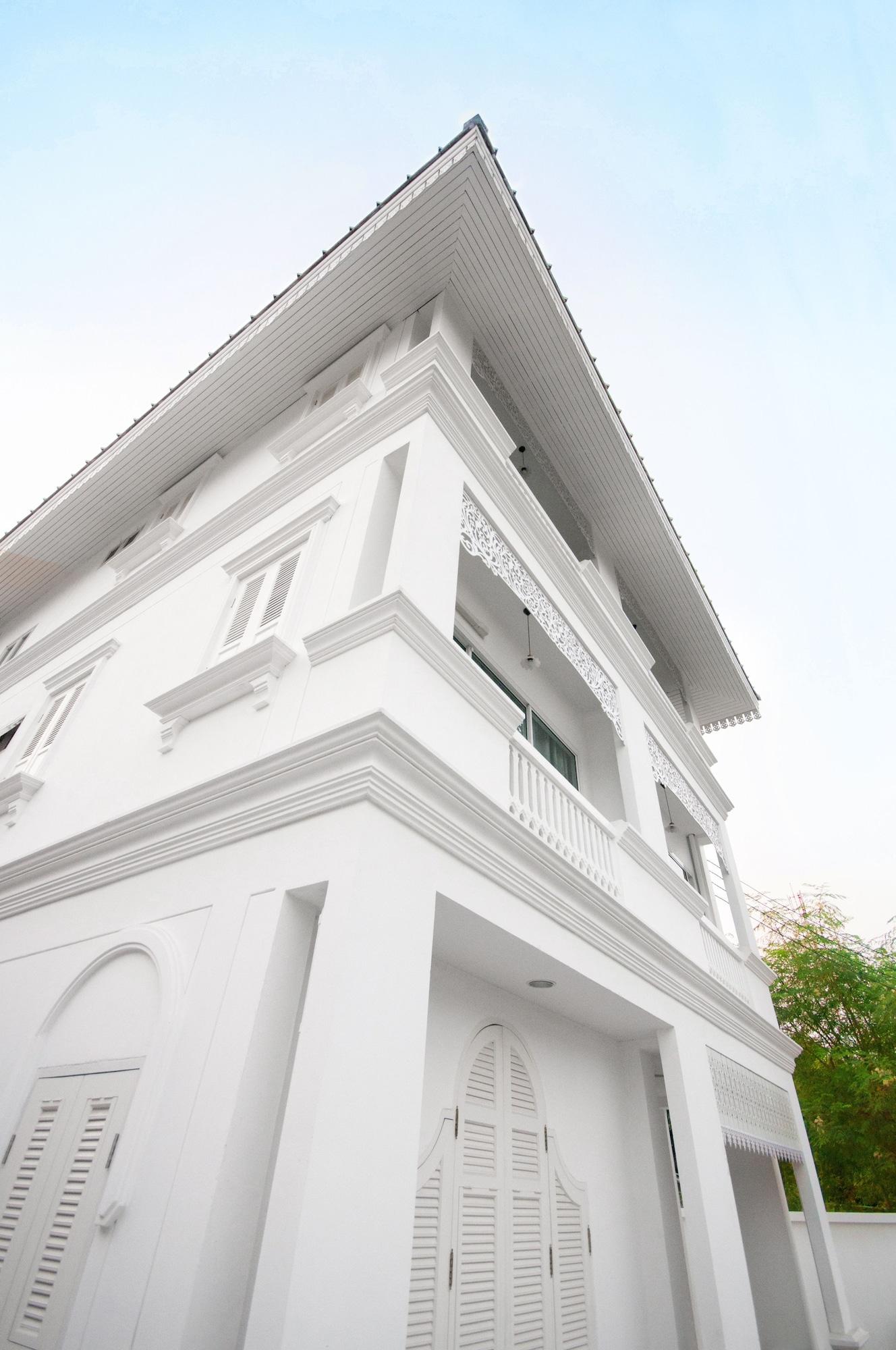 Vista Exterior Dharasom Colonial House