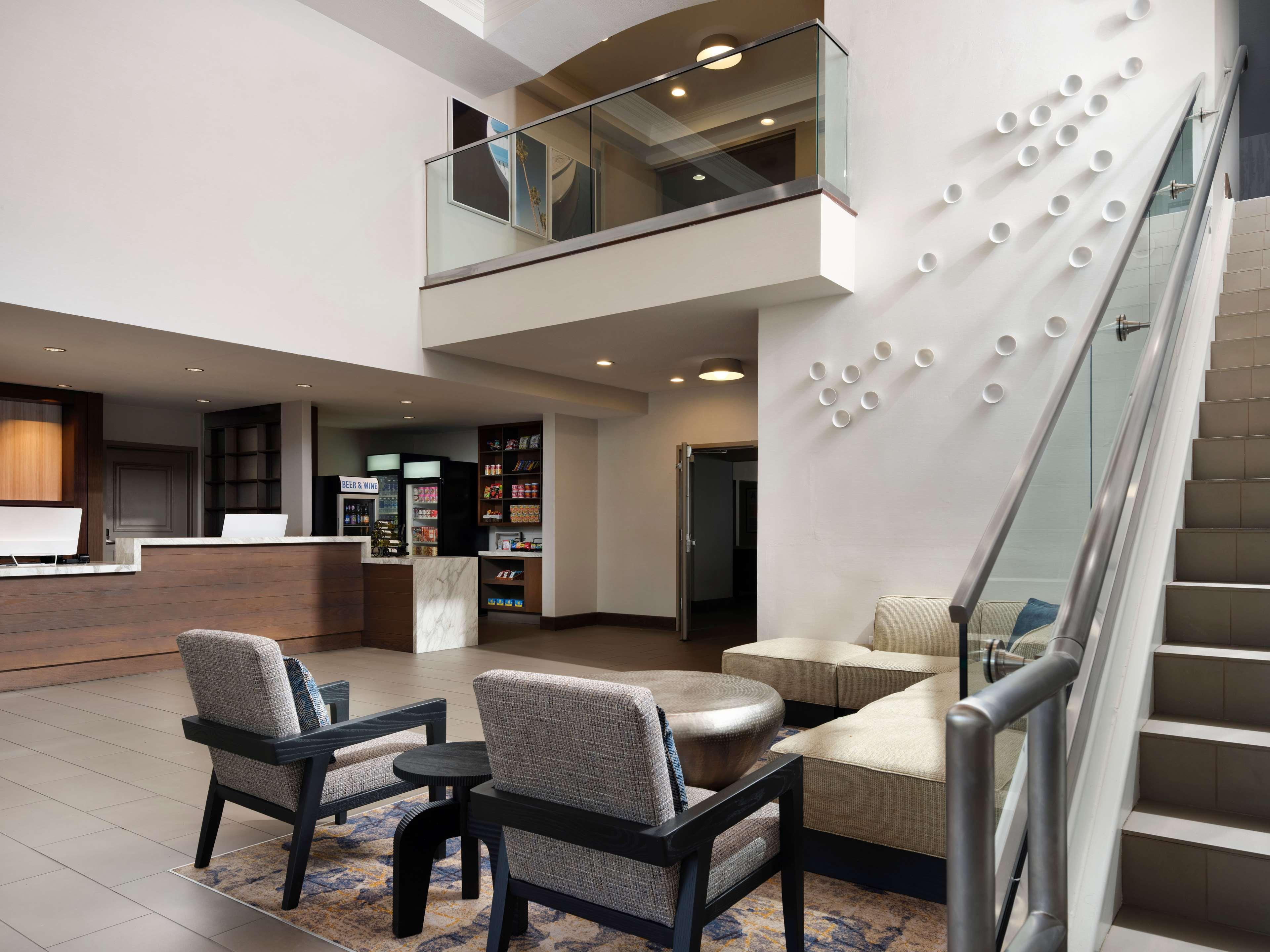 Vista Lobby HYATT house San Diego/Sorrento Mesa