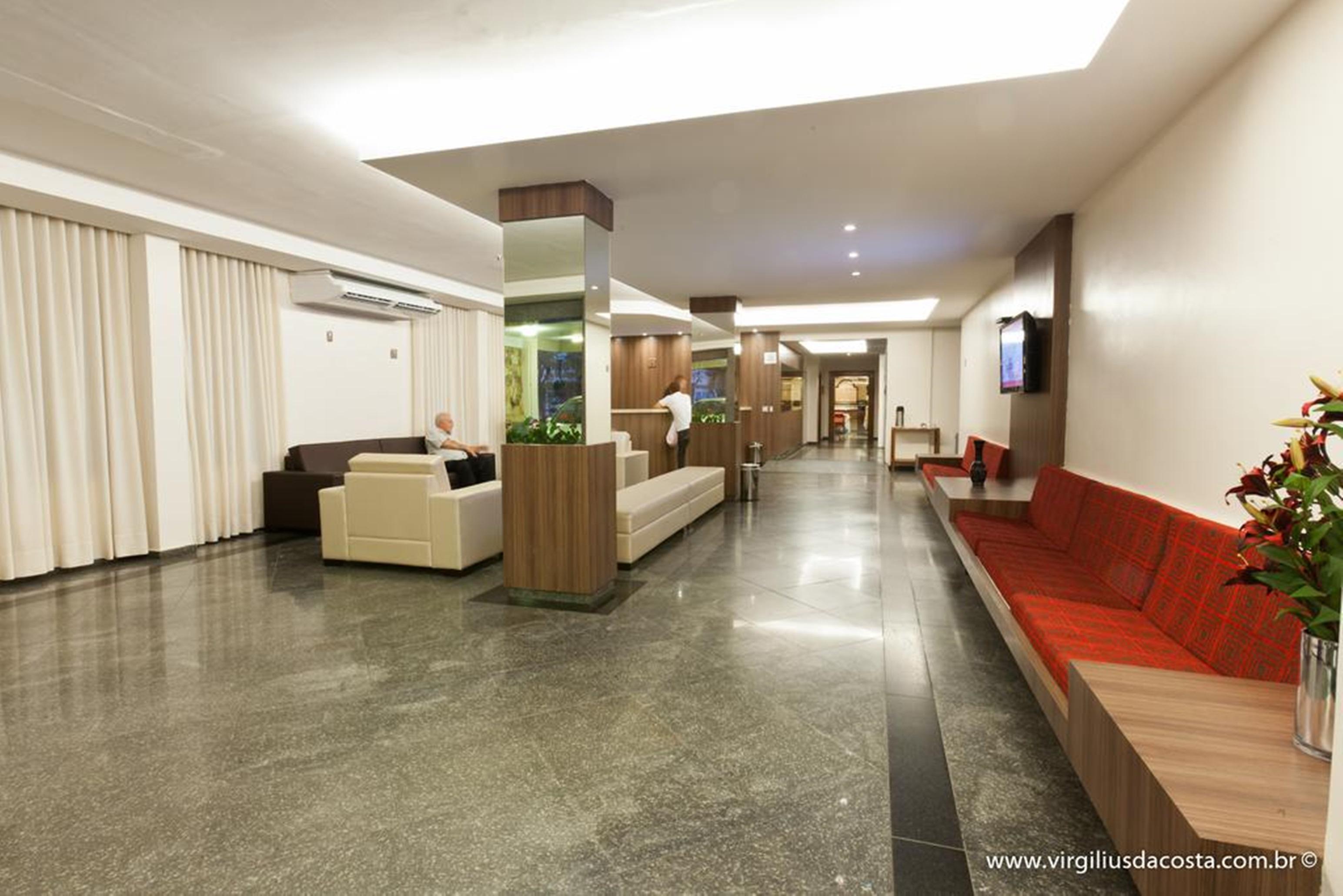 Vista Lobby Oft Garden Hotel