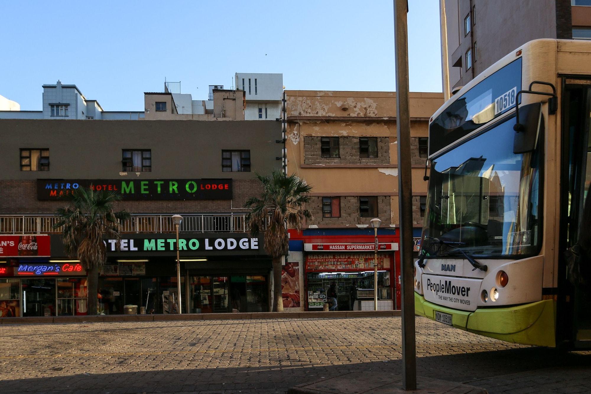 Vista Exterior Metro Hotel Marine Parade