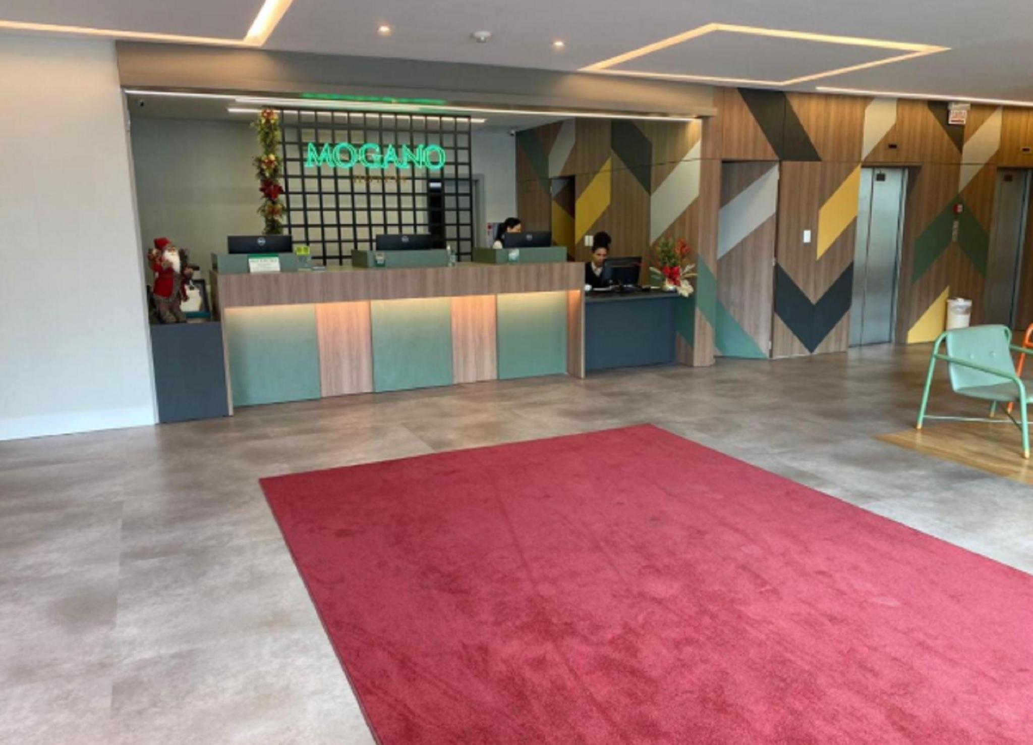 Vista Lobby Mogano Business Hotel