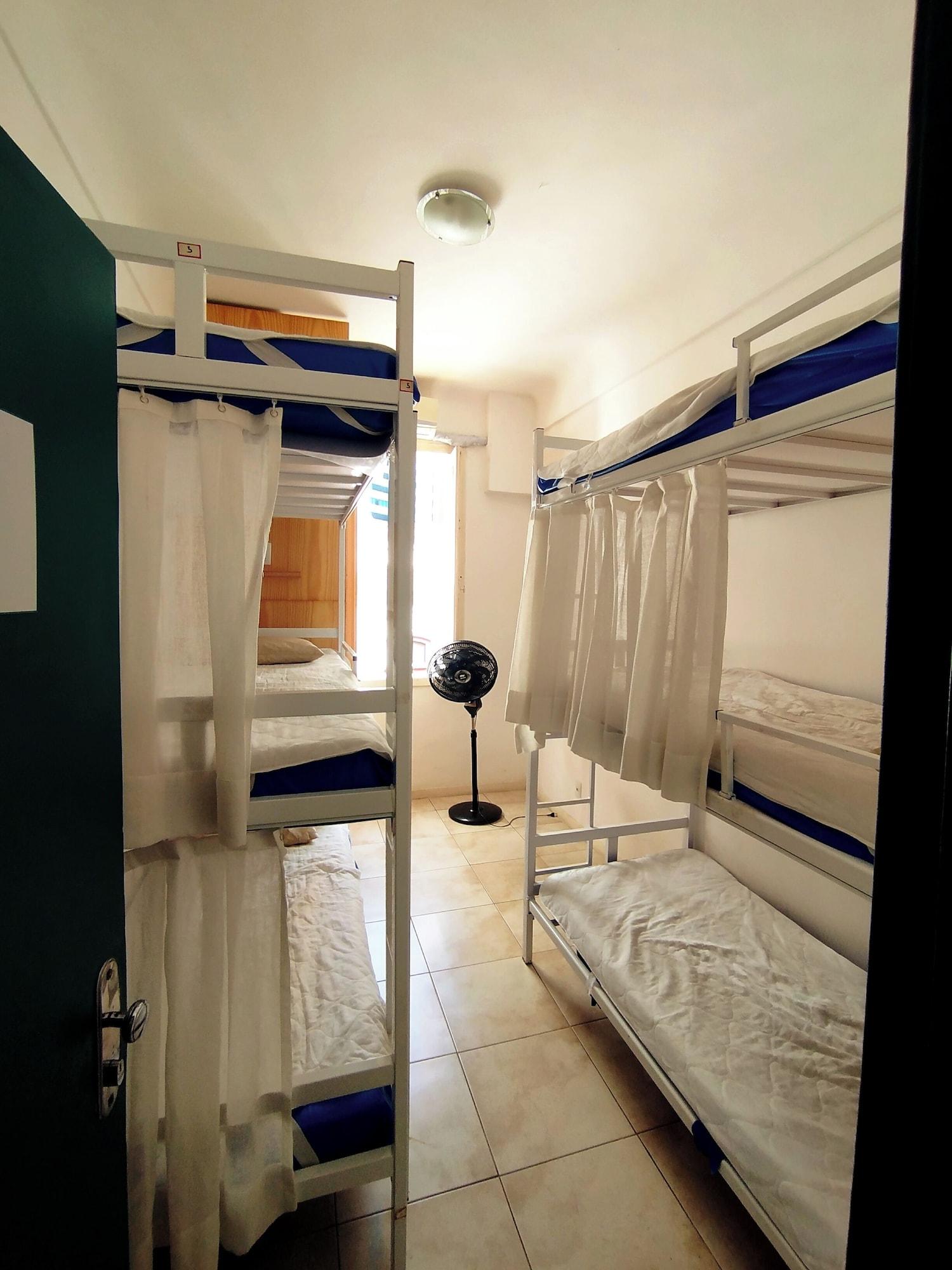 Habitación Sangha Urbana - hostel, yoga & meditation