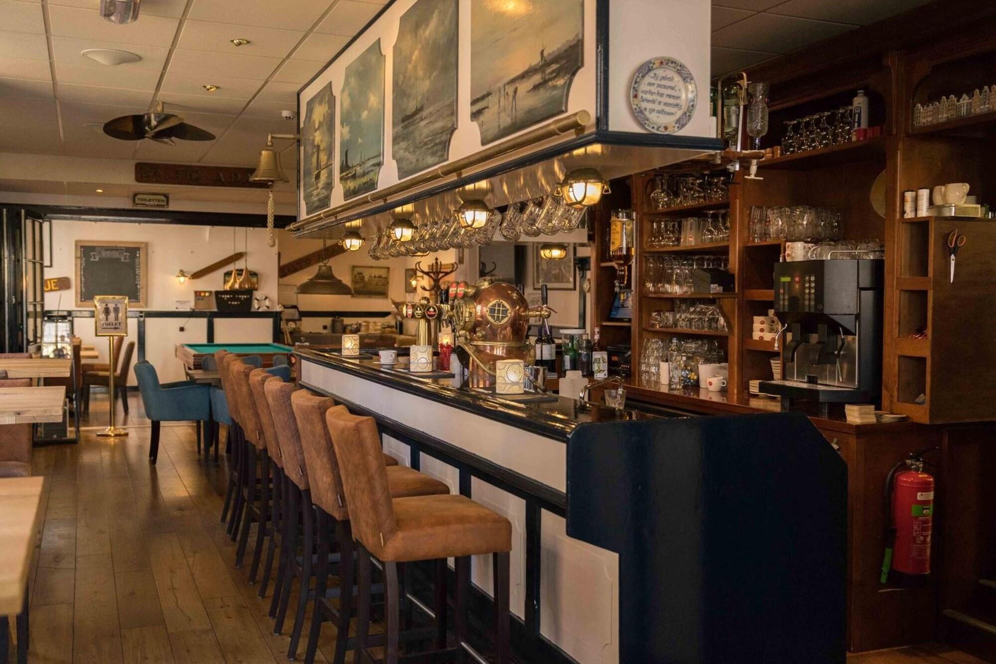 Bar/Salón De Gulden Leeuw