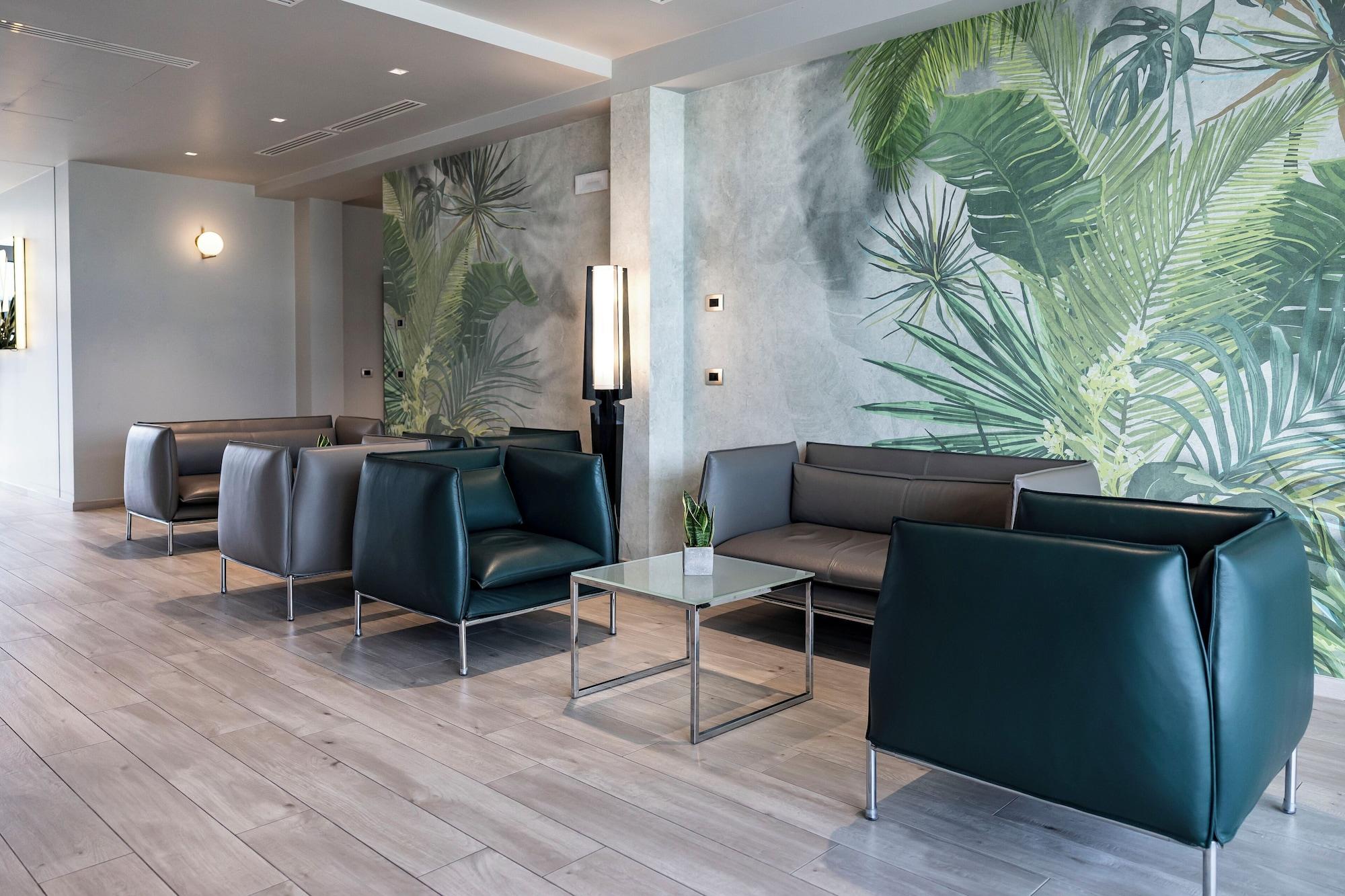 Vista Lobby Vision Hotel