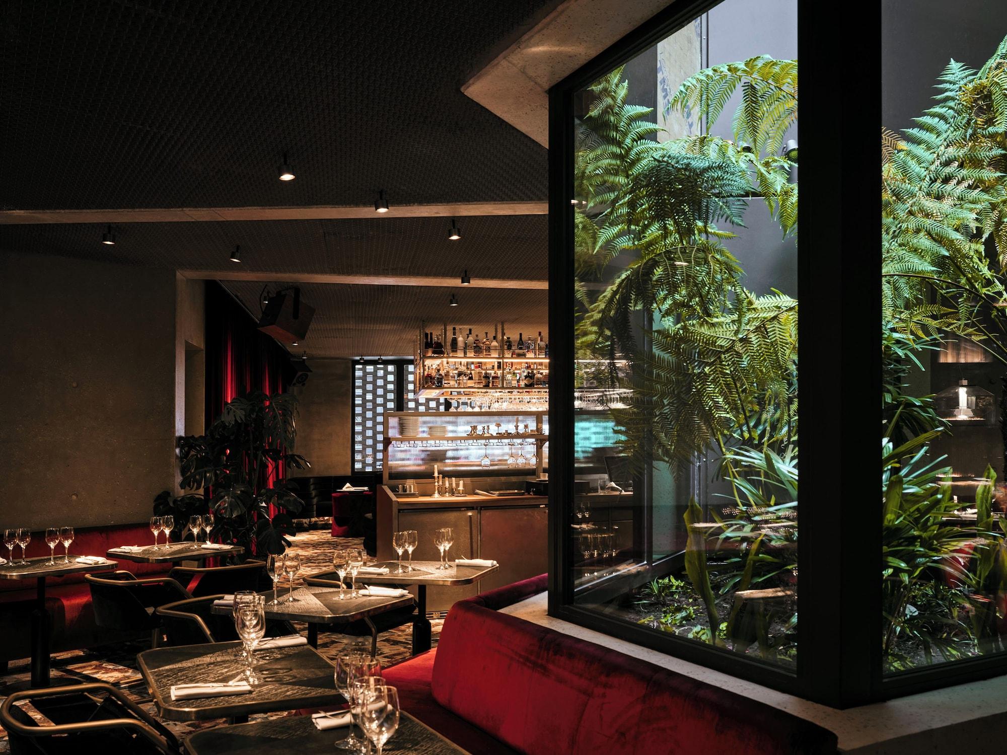 Restaurant Hotel Bus Palladium