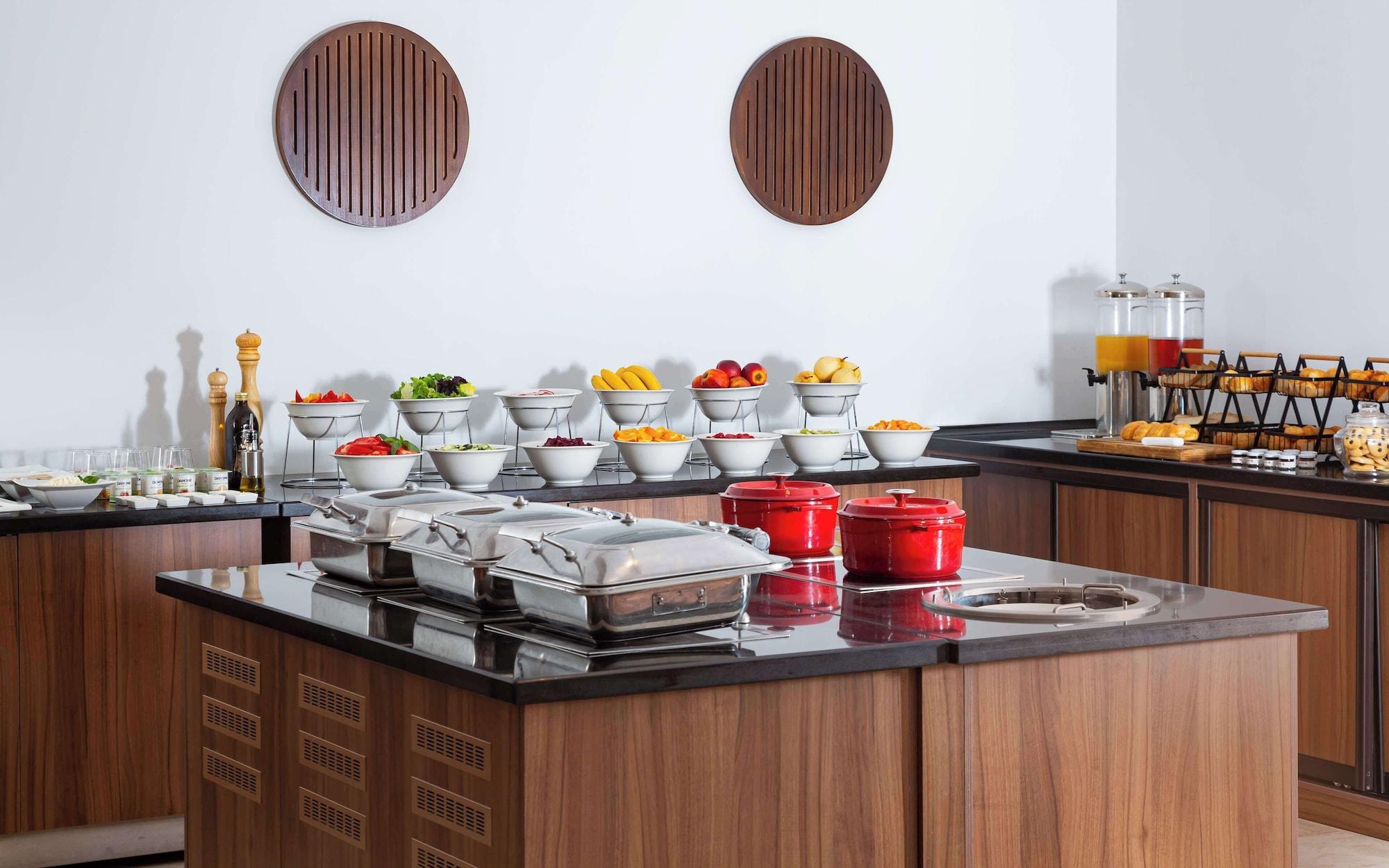 Restaurant DoubleTree by Hilton Shymkent