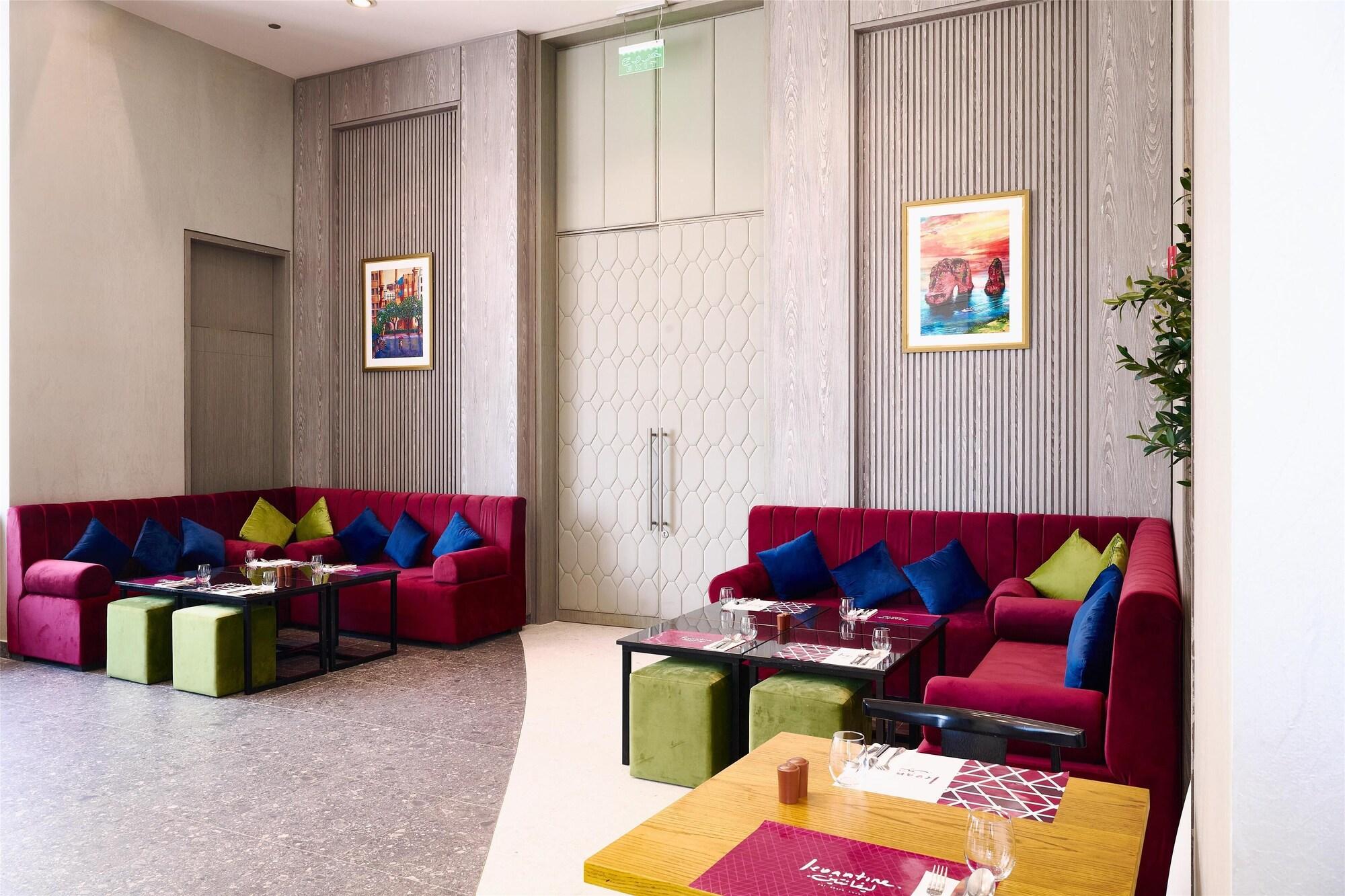 Vista Lobby DoubleTree by Hilton Hotel Doha Old Town