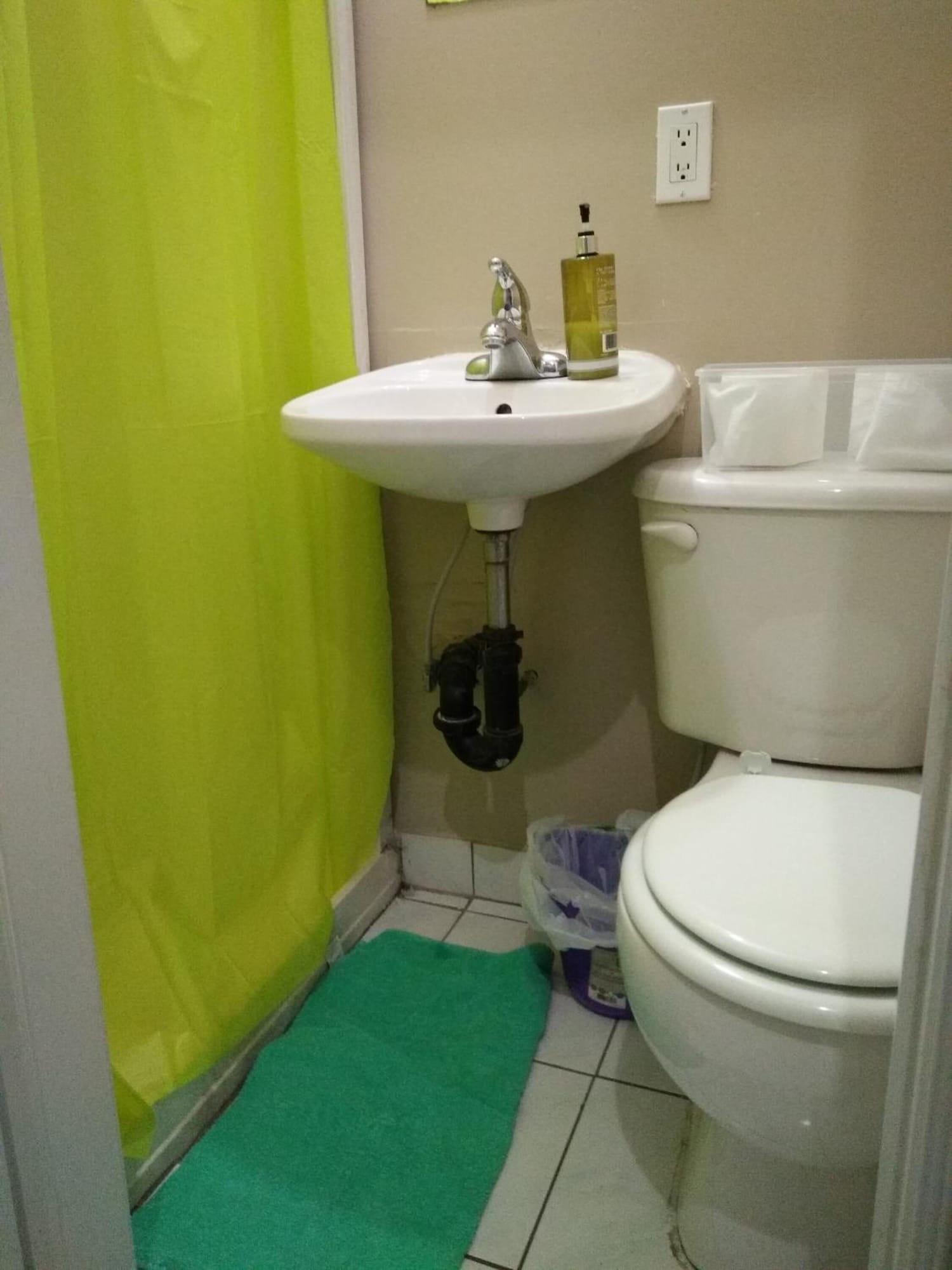 Equipamiento de Habitación Toronto Travellers Home