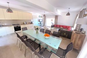 Alquiler Vacacional - Seafront Villa with Heated Pool & Boat Mooring - Grocery & Chef Service optional