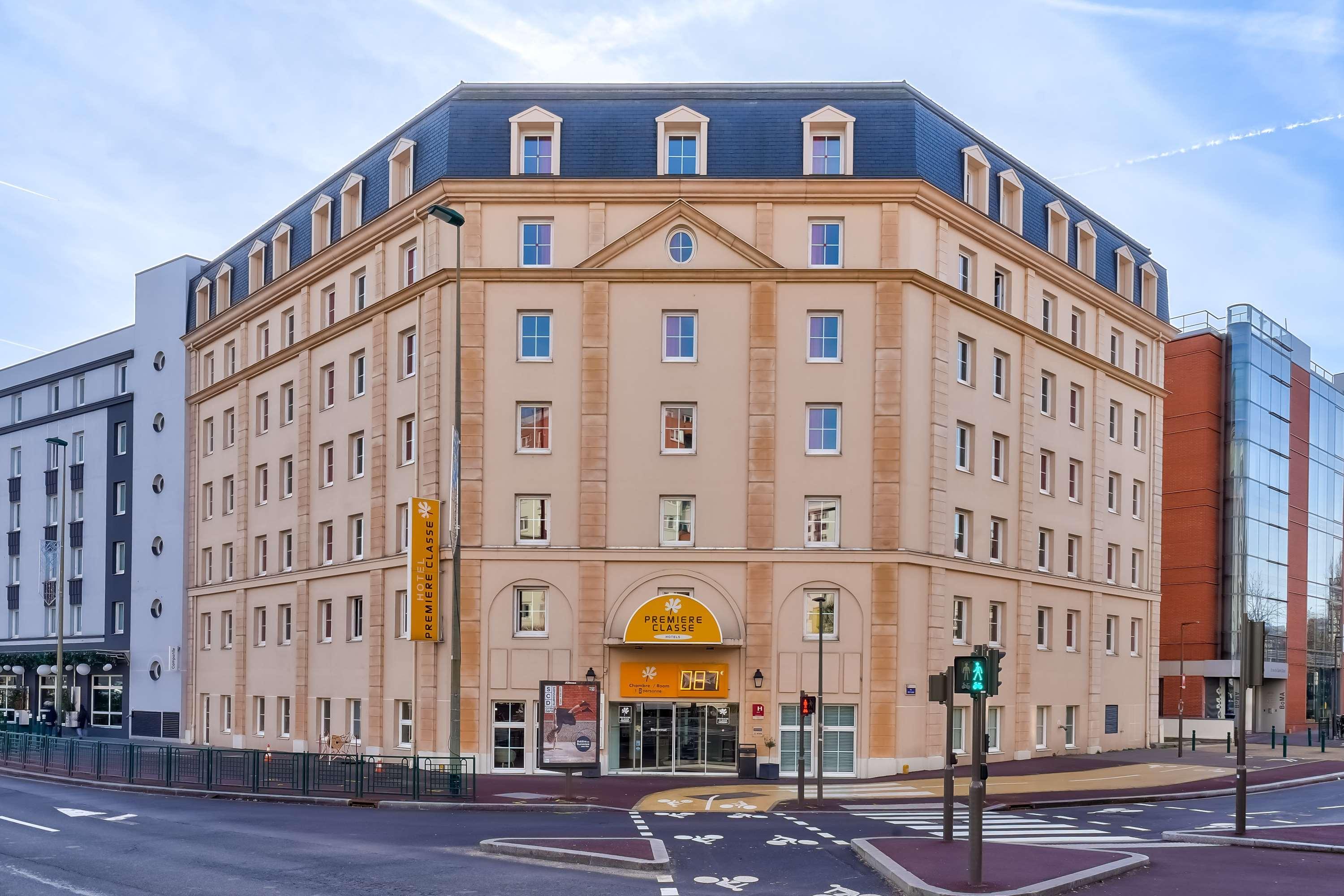 Vista Exterior Premiere Classe Paris Ouest - Pont De Suresnes