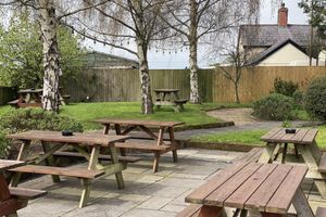 Alojamiento - Burlton Inn