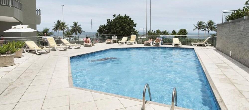 Vista Piscina Barra Palace Hotel-residência