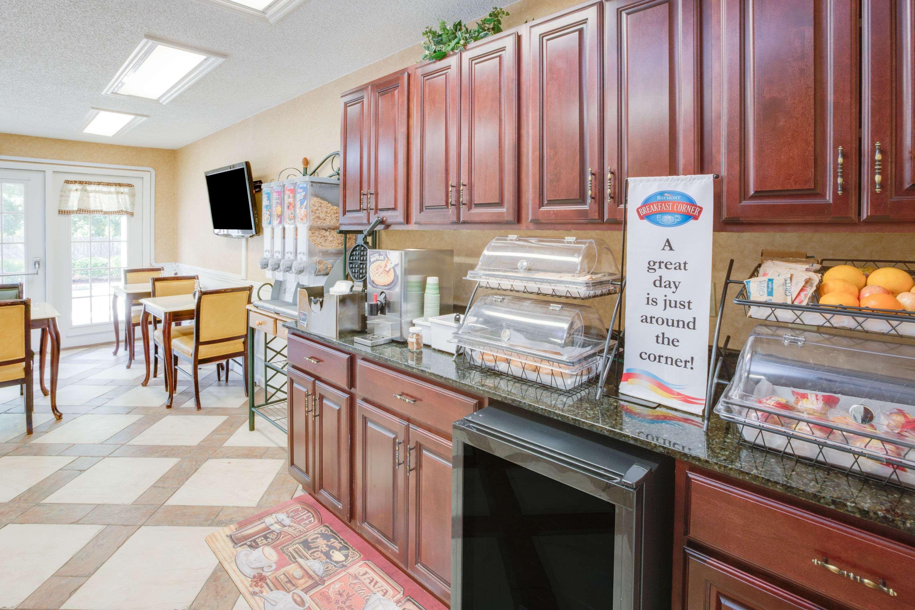 Restaurant Baymont by Wyndham Ozark