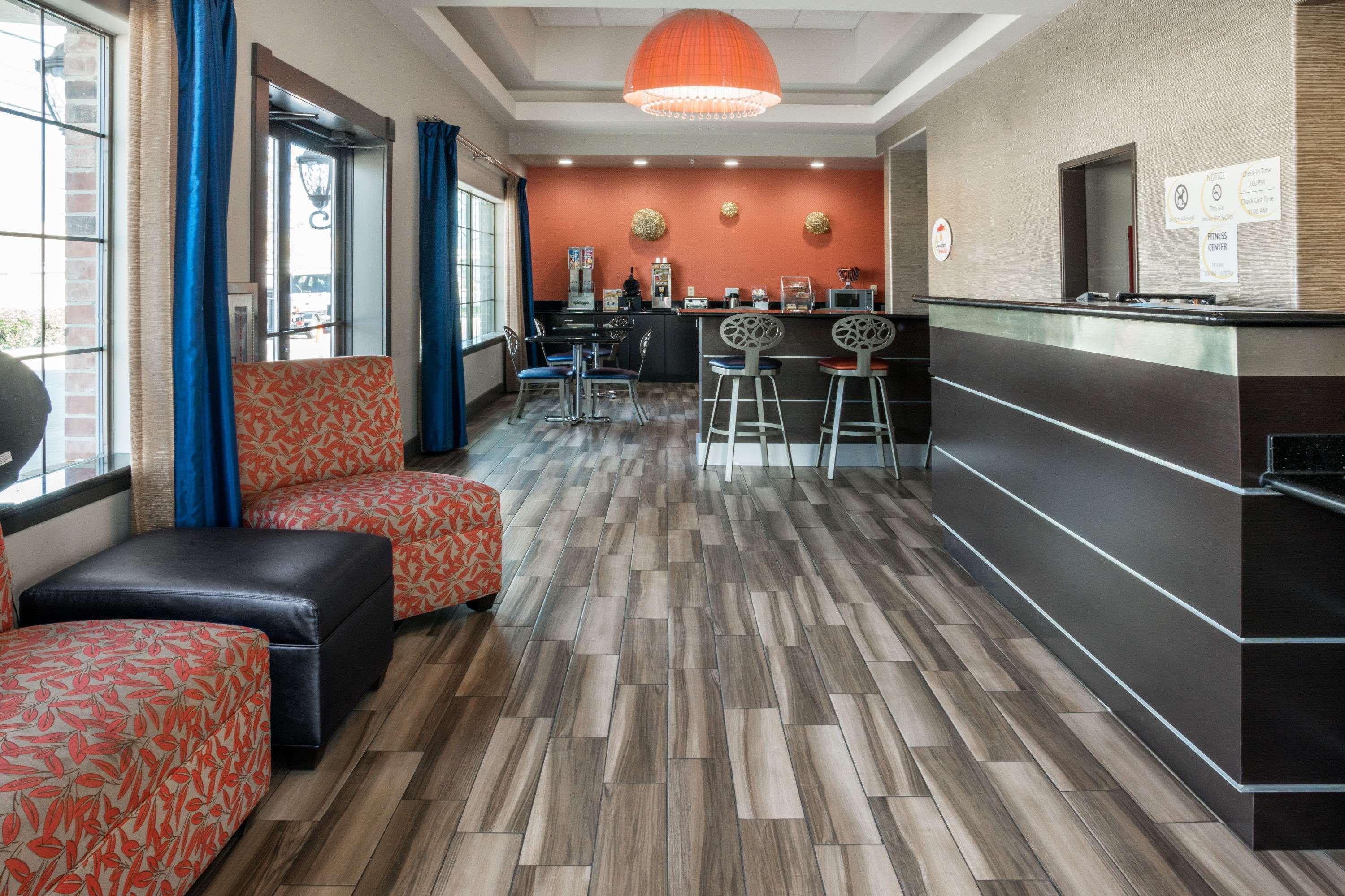 Vista Lobby Super 8 by Wyndham San Antonio Near Fort Sam Houston