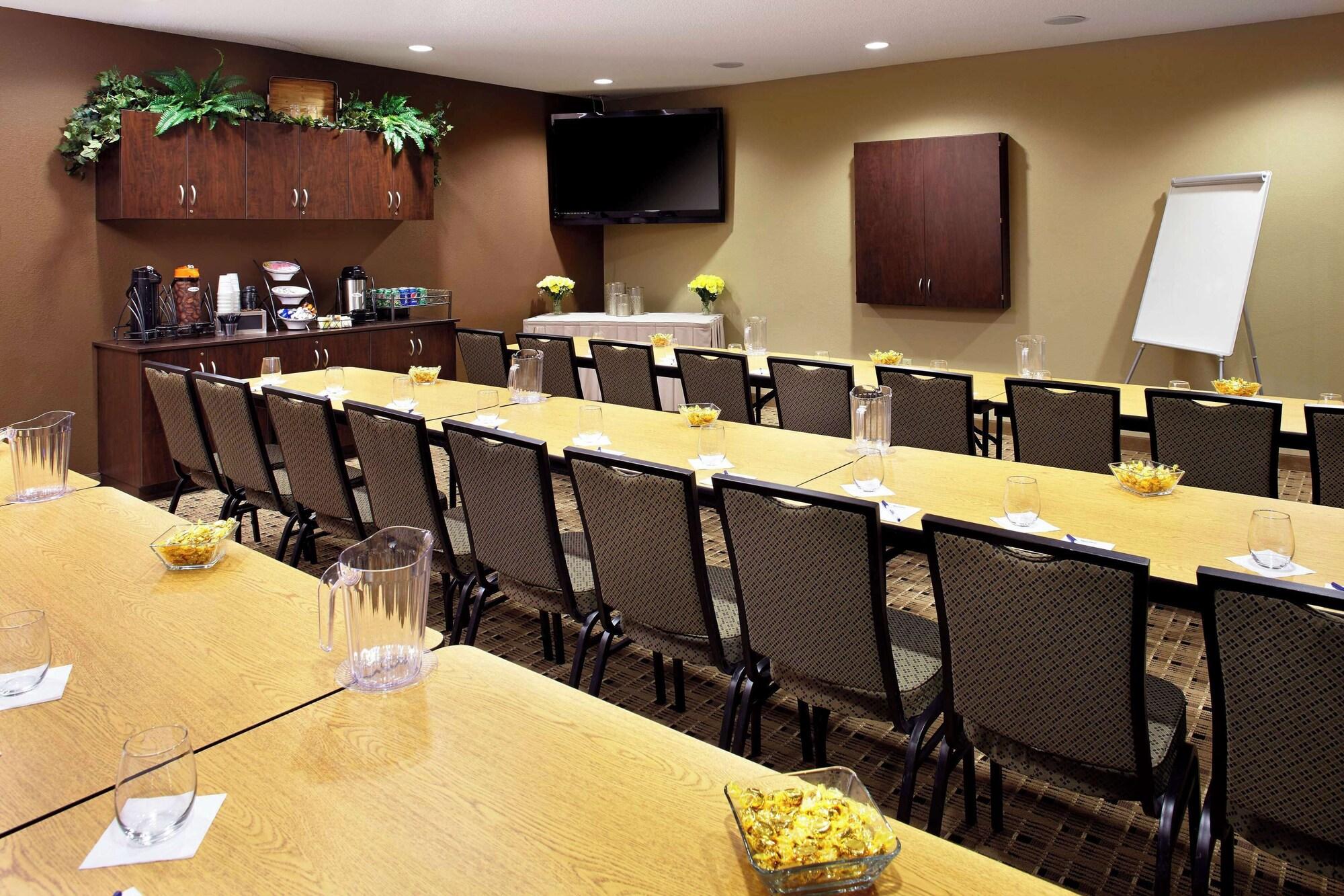 Sala de Reuniones Microtel Inn & Suites by Wyndham St Clairsville/Wheeling