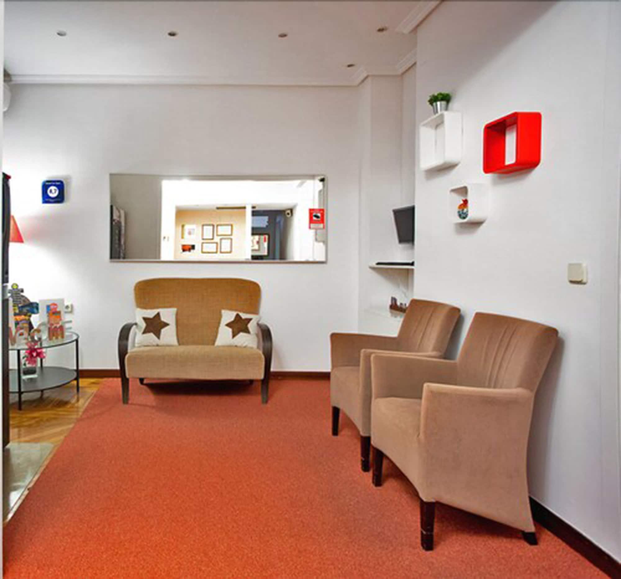 Vista Lobby Hostal Los Alpes